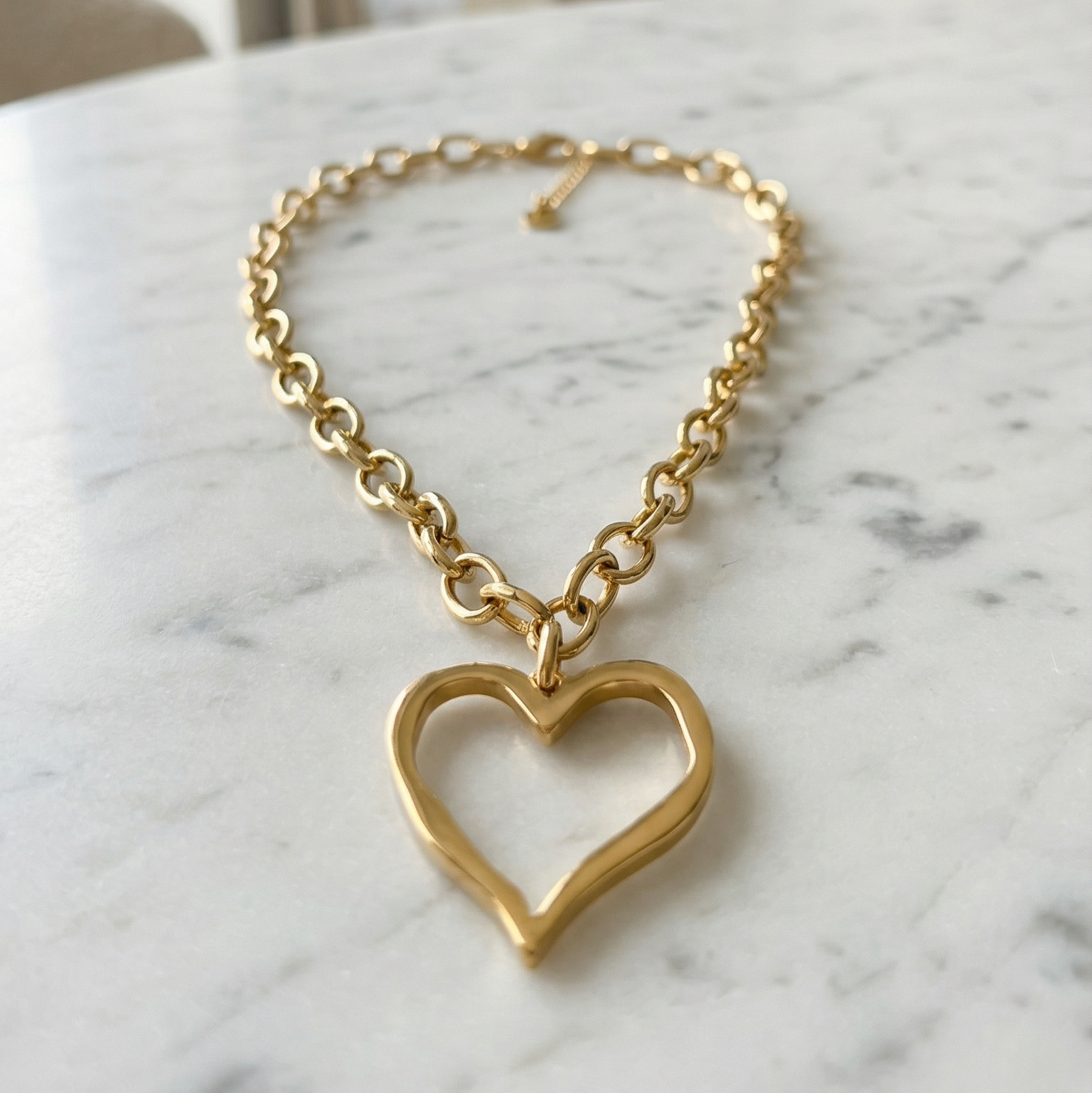 Golden Heart chunky chain, Gold Heart Chunky Necklace, Valentines Gift, Heart Necklace, Love Necklace, Golden love necklace, Gold Heart Necklace, Manifesting love necklace, two tone love manifiesto necklace, Love attraction necklace, gift for girlfriend, gift for wife, self love two tone necklace, self love jewelry, self love necklace