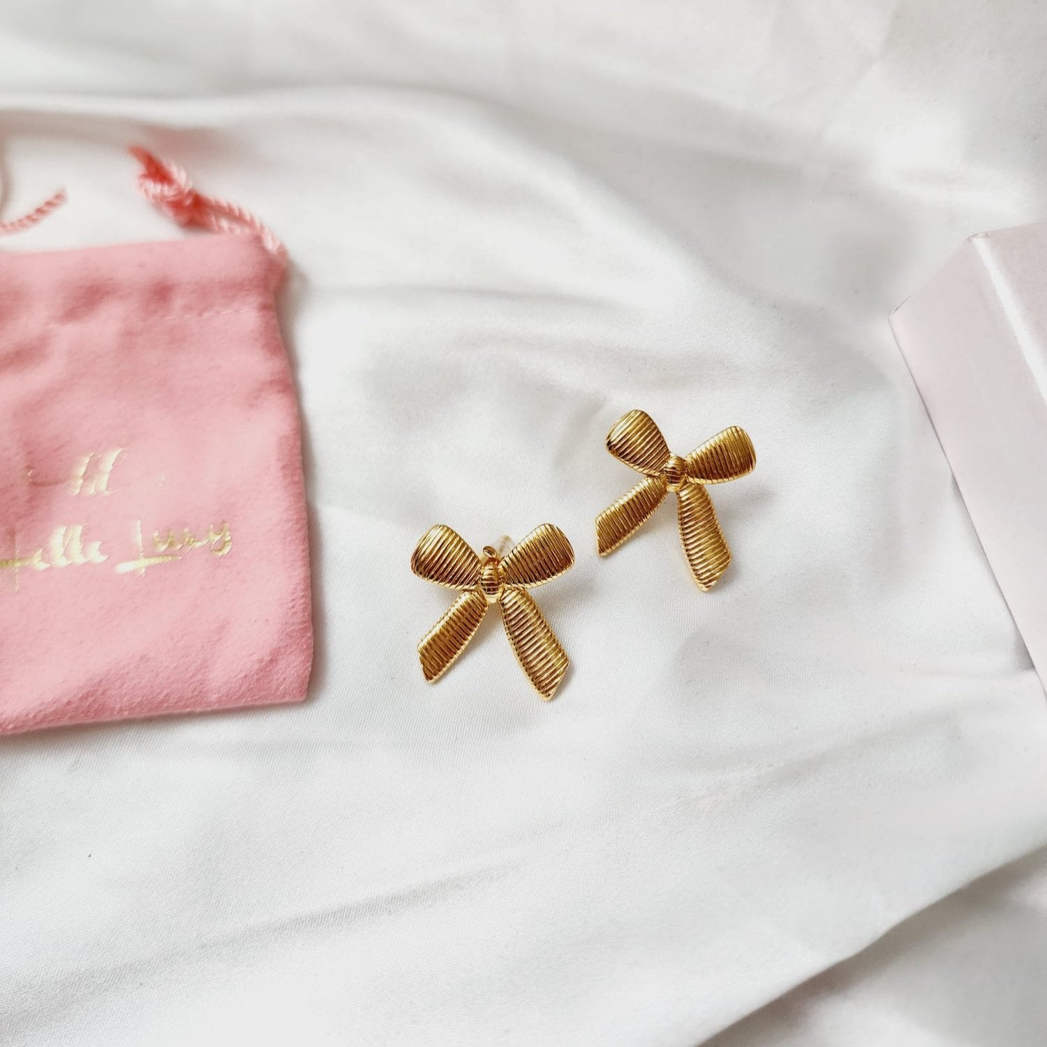 Bow Coquette Earrings, Golden Bow Coquette earrings, Geometrical Studs, Spiral Gold earrings, Spiral Bold Earrings, Bold golden studs, chunky golden studs, self love jewelry, self love earrings, hearts silver earrings, hearts silver medium earrings, Silver classy earrings, hearts earrings, self love earrings, silver chunky hearts earrings, two tones chunky earrings, hypoallergenic earrings, two tone everyday hoops, 18k gold plated earrings, Waterproof earrings, Silver and gold earrings, Durable earrings, El