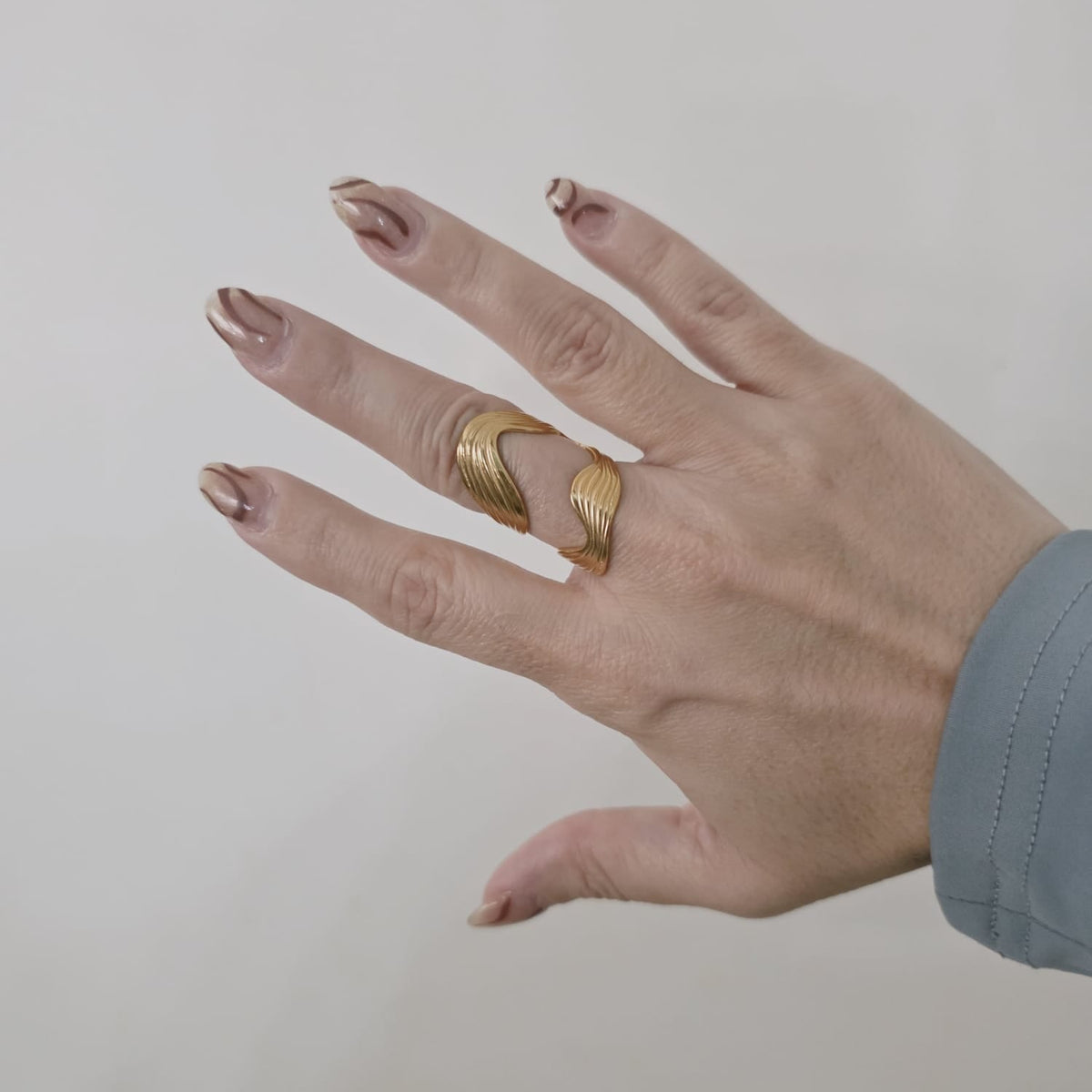 Silver and Gold Water Resistant classy rings, Silver Water Resistant simple rings, sweat resistant jewelry, Silver ring, Silver chunky ring, Silver water resistant minimalist jewelry, Silver minimalist rings, Silver Statement ring, promise gold rings, Silver waterproof rings, stainless steel rings, 18k gold plated simple rings, 18k gold plated classy rings, 18k gold filled rings, 18k gold filled classy rings, gold vintage rings, tarnish free rings, stackable rings, gold stackable rings, tarnish free jewelry