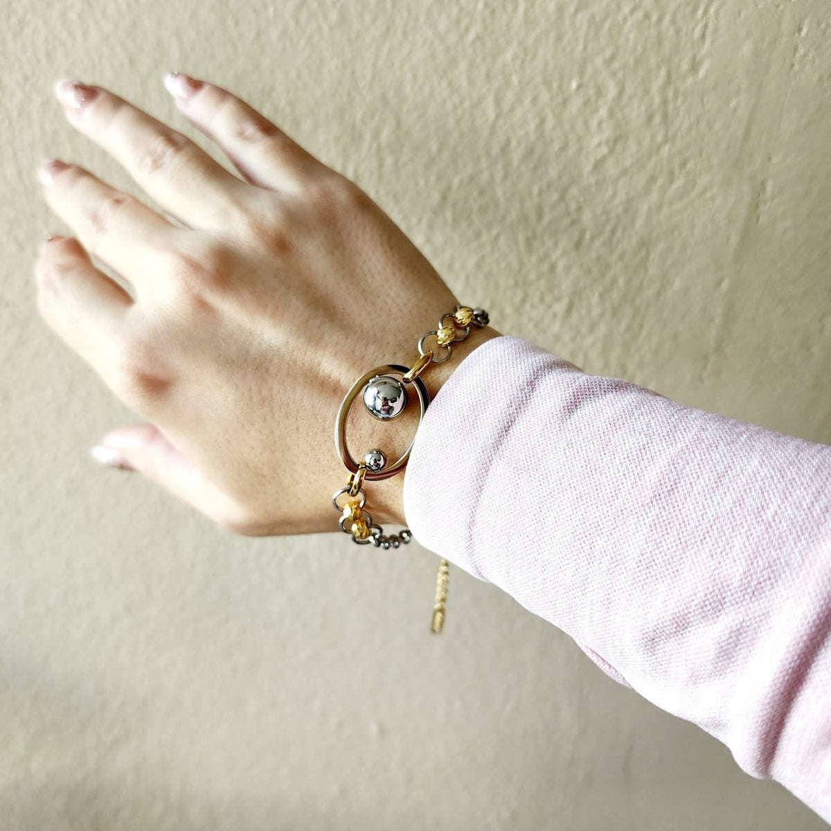 Geometric two tone bracelet, Circular double tone bracelet, Double tone vintage bracelet, constellation bracelet, Vintage bracelet, double tone jewelry, Water resistance Bracelet, Mesh silver bracelet, Vintage Jewelry, 
Cuban Bracelet, Vintage Bracelet, Paper Link Bracelet, Minimalist Jewelry, Minimalist Gift for her, religious gift, waterproof bracelet, Water resistant bracelet, Minimalist Gift