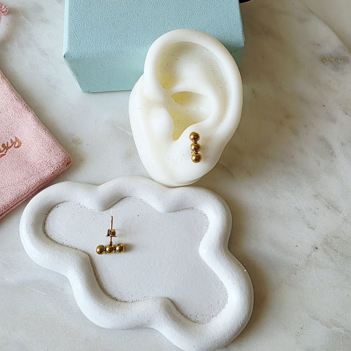 Dots golden Hoops, Unique Gemetric Earrings, Dots hoops, Golden Water Resistant Earrings, 18k Gold Plated, Vintage Earrings, Geometric lightweight earrings, Hypoallergenic Earrings, Waterproof Earrings, water resistance jewelry, Vintage Earrings, Bold Earrings, Water Resistant Earrings, Tarnish Free Earrings, Vintage Style, Vintage Earrings, tarnish free jewelry, hypoallergenic jewelry, Gift For Her, Fashion Gift for Her, Doctor Gift for Christmas