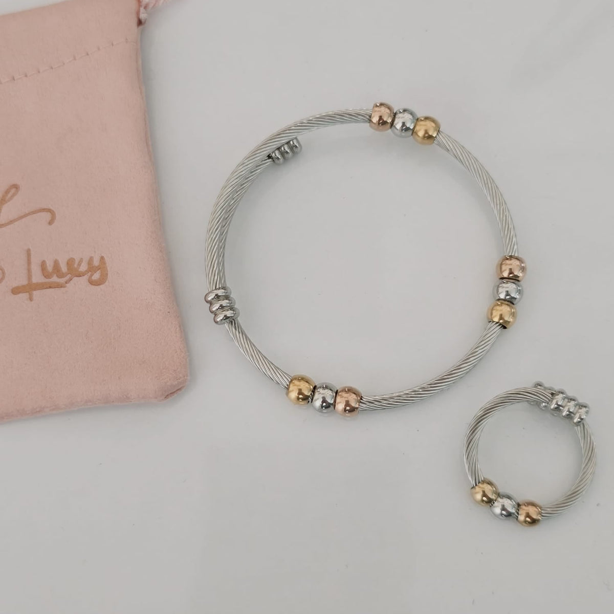 Two Tone Bracelets, Vintage two tone bracelets, Two tone Bangles, Solid Gold Bangles, Solid Silver Bangle, Textured bangles, classy two tone bangles, 18k waterproof bangles, 18k gold waterproof bangles, long lasting bracelets, long lasting vintage jewelry, christmas gift for her, timeless bracelets, timeless waterproof jewelry, ellie vail jewelry dupe, missoma jewelry dupe