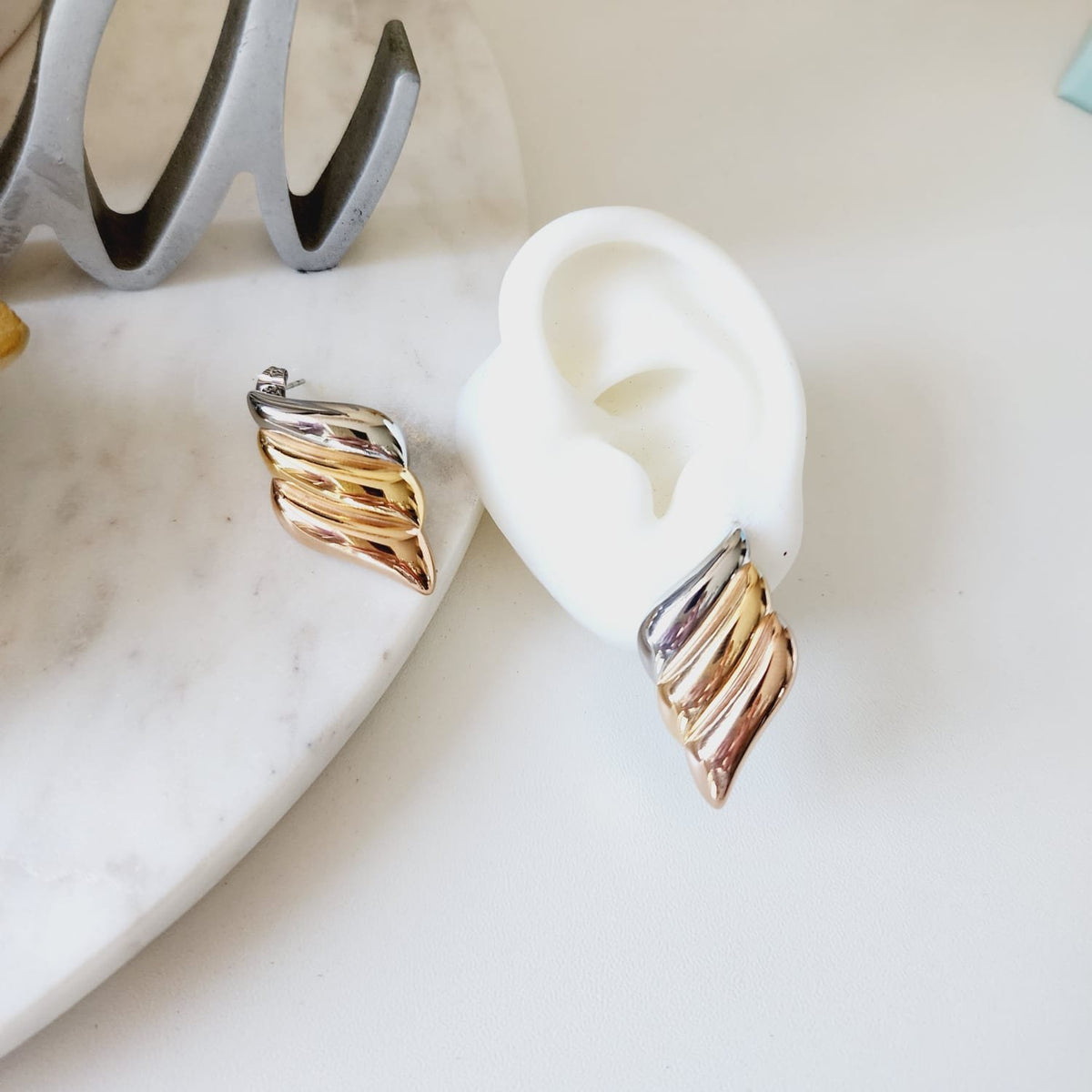 Bold golden studs, bold three tone earrings, bold silver earring, chunky golden studs, geometric jewelry, spiral earrings, spiral silver earrings, hearts silver medium earrings, Silver classy earrings, hearts earrings, self love earrings, silver chunky hearts earrings, two tones chunky earrings, hypoallergenic earrings, two tone everyday hoops, 18k gold plated earrings, Waterproof earrings, Silver and gold earrings, Durable earrings, Elegant earrings, Timeless design, aesthetic earrings, timeless earrings, 