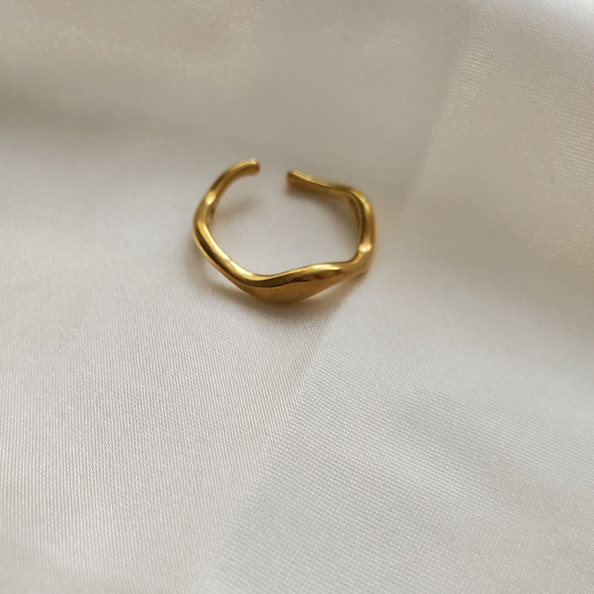 Water resistance jewelry, Hypoallergenic jewelry, does not tarnish jewelry, Gold Plated Necklaces, Vintage Necklace, Minimalist Jewelry, Hello Luxy, Fine Jewelry, Tik Tok Jewelry, Tik Tok Fashion, Best Gift for wife, Wife best gift, stackable gold ring, simple gold ring, lightweight gold ring, classy gold ring