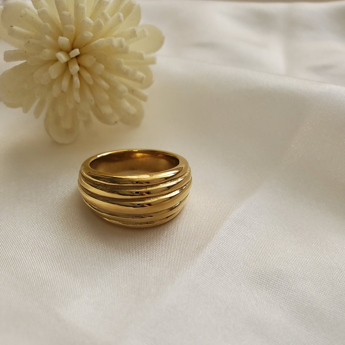 Water resistant jewelry, Hypoallergenic jewelry, tarnish free jewelry, Gold Plated Necklaces, Vintage Necklace, Minimalist Jewelry, Ellie Vail Jewelry, Ellie Vail Necklace, Hey Harper Jewelry, waterproof jewelry, cali tiger jewelry, cali tiger necklaces, 1980 jewelry, she is gold jewelry, kylie jenner necklace, Hello Luxy, Fine Jewelry, Tik Tok Jewelry, Tik Tok Fashion, Best Gift for wife, Wife best gift