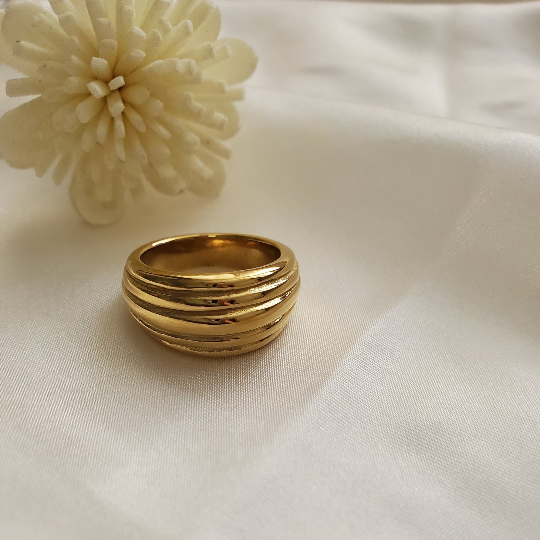 Water resistant jewelry, Hypoallergenic jewelry, tarnish free jewelry, Gold Plated Necklaces, Vintage Necklace, Minimalist Jewelry, Ellie Vail Jewelry, Ellie Vail Necklace, Hey Harper Jewelry, waterproof jewelry, cali tiger jewelry, cali tiger necklaces, 1980 jewelry, she is gold jewelry, kylie jenner necklace, Hello Luxy, Fine Jewelry, Tik Tok Jewelry, Tik Tok Fashion, Best Gift for wife, Wife best gift