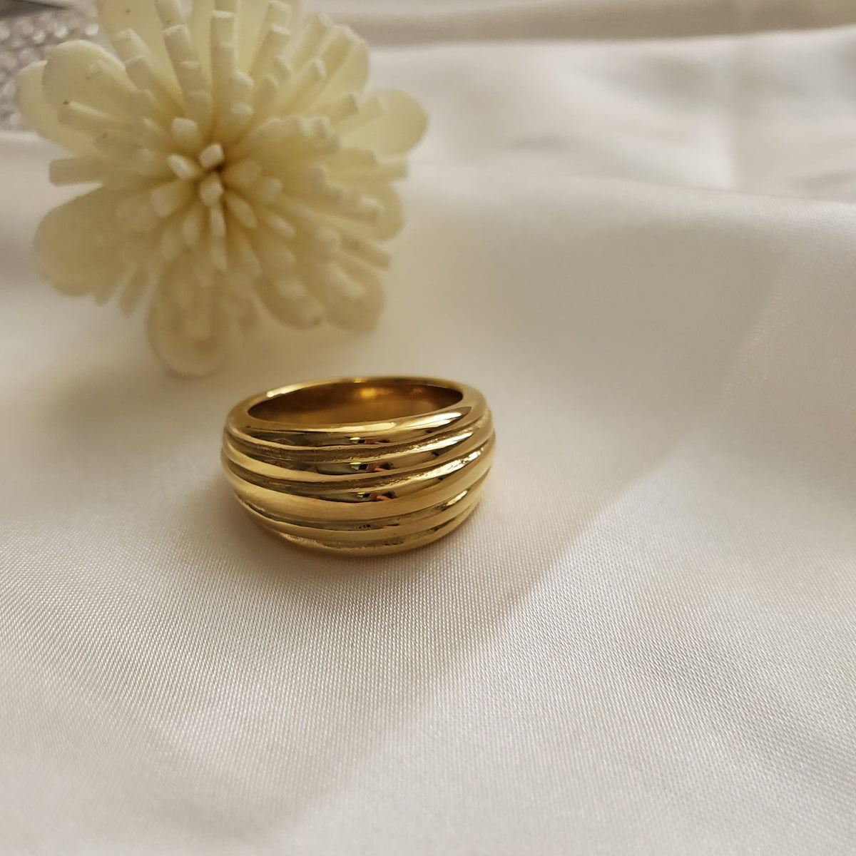 Water resistant jewelry, Hypoallergenic jewelry, tarnish free jewelry, Gold Plated Necklaces, Vintage Necklace, Minimalist Jewelry, Ellie Vail Jewelry, Ellie Vail Necklace, Hey Harper Jewelry, waterproof jewelry, cali tiger jewelry, cali tiger necklaces, 1980 jewelry, she is gold jewelry, kylie jenner necklace, Hello Luxy, Fine Jewelry, Tik Tok Jewelry, Tik Tok Fashion, Best Gift for wife, Wife best gift