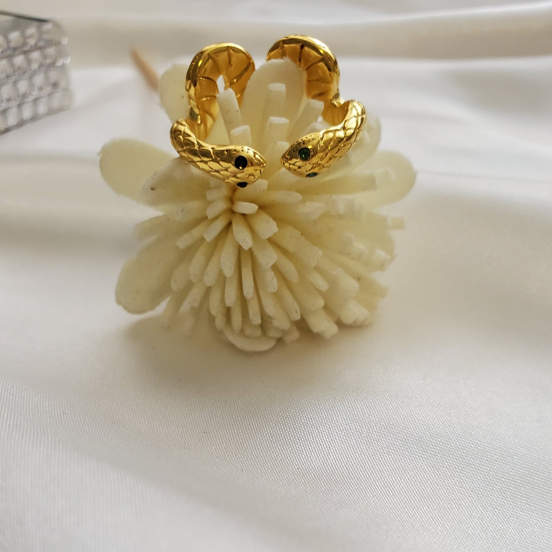 Water resistant jewelry, Hypoallergenic jewelry, tarnish free jewelry, Gold Plated Necklaces, Vintage Necklace, Minimalist Jewelry, Ellie Vail Jewelry, Ellie Vail Necklace, Hey Harper Jewelry, waterproof jewelry, cali tiger jewelry, cali tiger necklaces, 1980 jewelry, she is gold jewelry, kylie jenner necklace, Hello Luxy, Fine Jewelry, Tik Tok Jewelry, Tik Tok Fashion, Best Gift for wife, Wife best gift