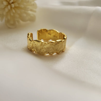 Water resistant jewelry, Hypoallergenic jewelry, tarnish free jewelry, Gold Plated Necklaces, Vintage Necklace, Minimalist Jewelry, Ellie Vail Jewelry, Ellie Vail Necklace, Hey Harper Jewelry, waterproof jewelry, cali tiger jewelry, cali tiger necklaces, 1980 jewelry, she is gold jewelry, kylie jenner necklace, Hello Luxy, Fine Jewelry, Tik Tok Jewelry, Tik Tok Fashion, Best Gift for wife, Wife best gift