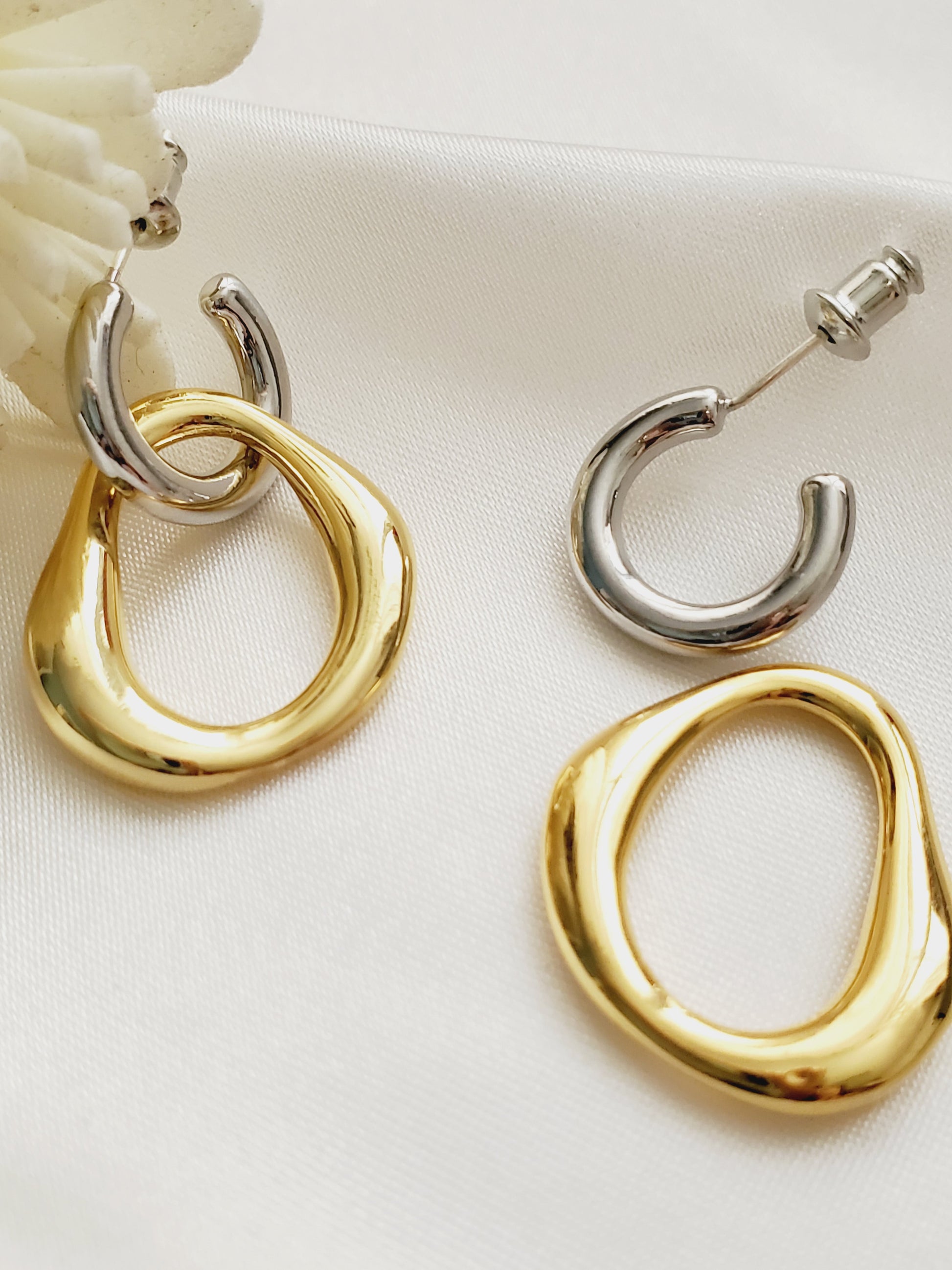 Water resistance jewelry, Hypoallergenic jewelry, does not tarnish jewelry, Gold Plated Necklaces, Vintage Necklace, Minimalist Jewelry, Hello Luxy, Fine Jewelry, Tik Tok Jewelry, Tik Tok Fashion, Best Gift for wife, Wife best gift