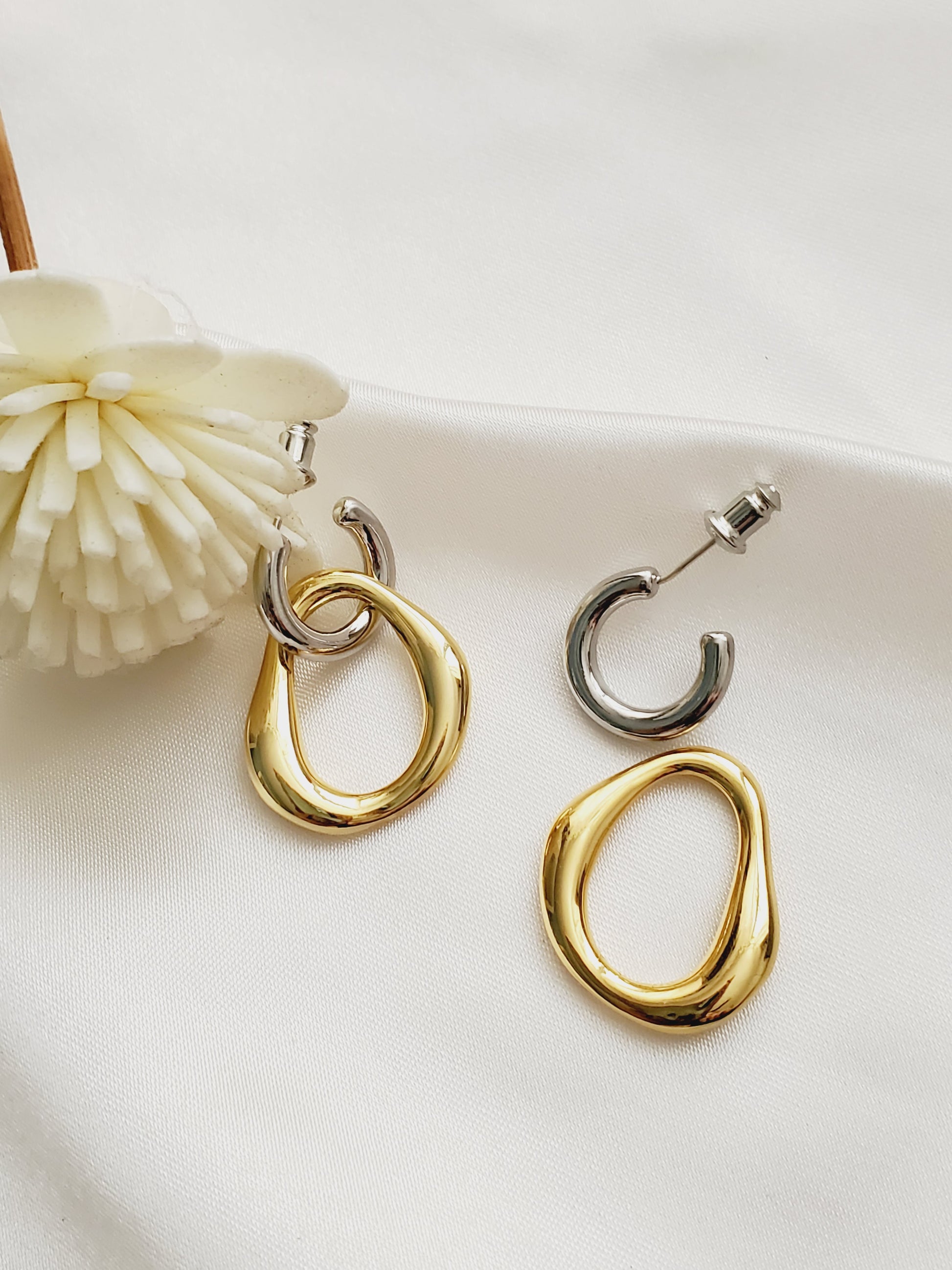 Water resistance jewelry, Hypoallergenic jewelry, does not tarnish jewelry, Gold Plated Necklaces, Vintage Necklace, Minimalist Jewelry, Hello Luxy, Fine Jewelry, Tik Tok Jewelry, Tik Tok Fashion, Best Gift for wife, Wife best gift