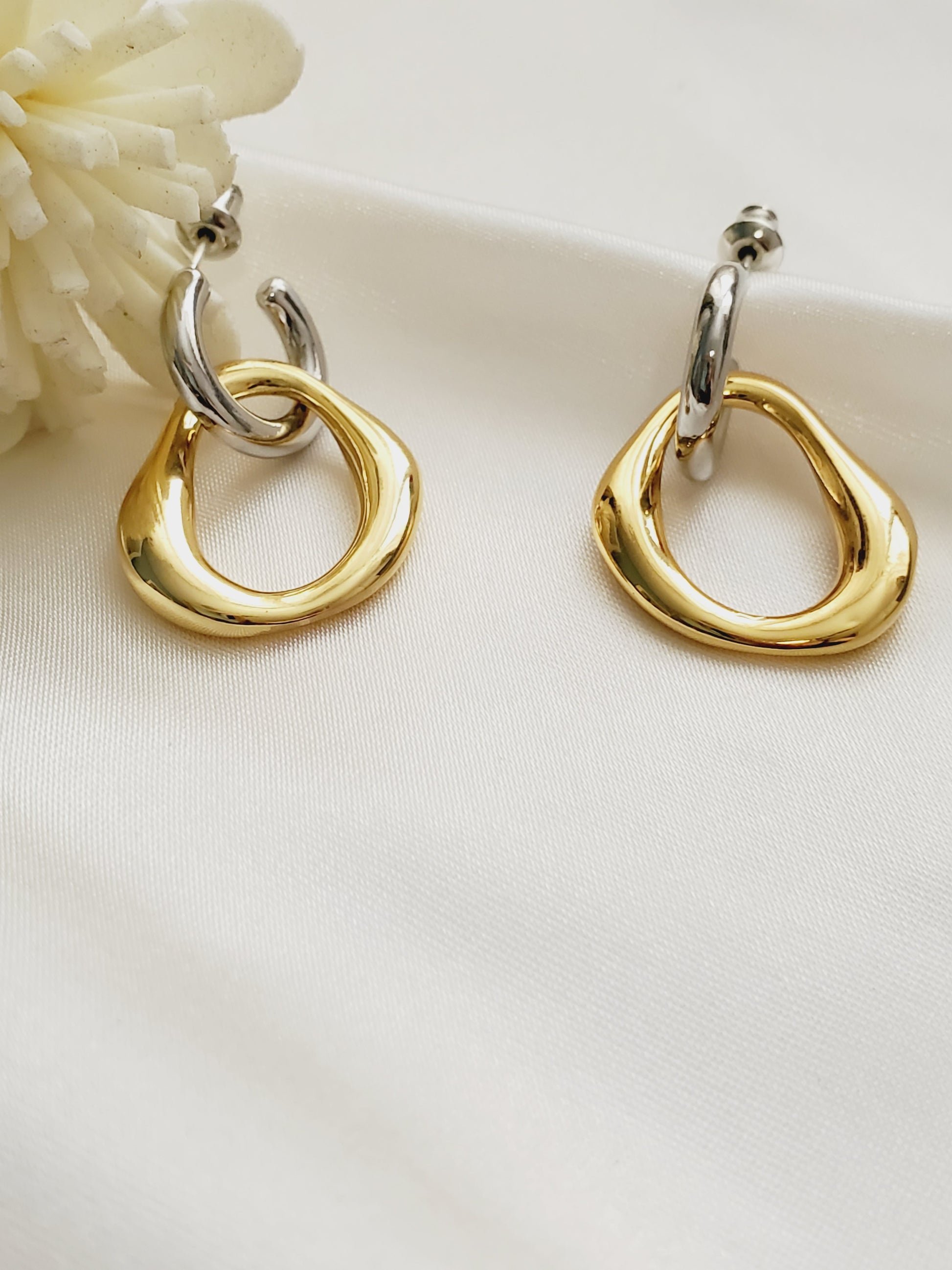 Water resistance jewelry, Hypoallergenic jewelry, does not tarnish jewelry, Gold Plated Necklaces, Vintage Necklace, Minimalist Jewelry, Hello Luxy, Fine Jewelry, Tik Tok Jewelry, Tik Tok Fashion, Best Gift for wife, Wife best gift