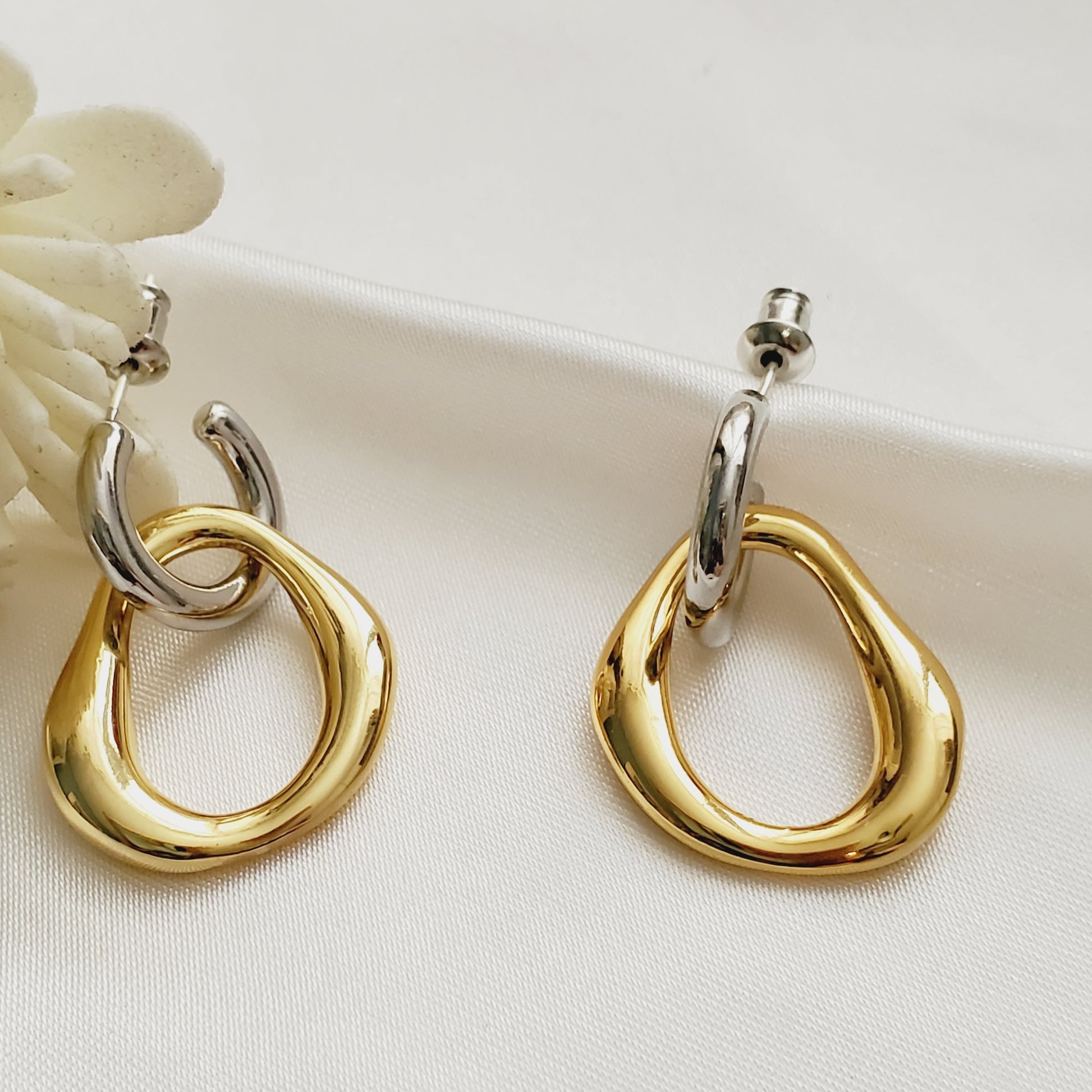 Water resistance jewelry, Hypoallergenic jewelry, does not tarnish jewelry, Gold Plated Necklaces, Vintage Necklace, Minimalist Jewelry, Hello Luxy, Fine Jewelry, Tik Tok Jewelry, Tik Tok Fashion, Best Gift for wife, Wife best gift
