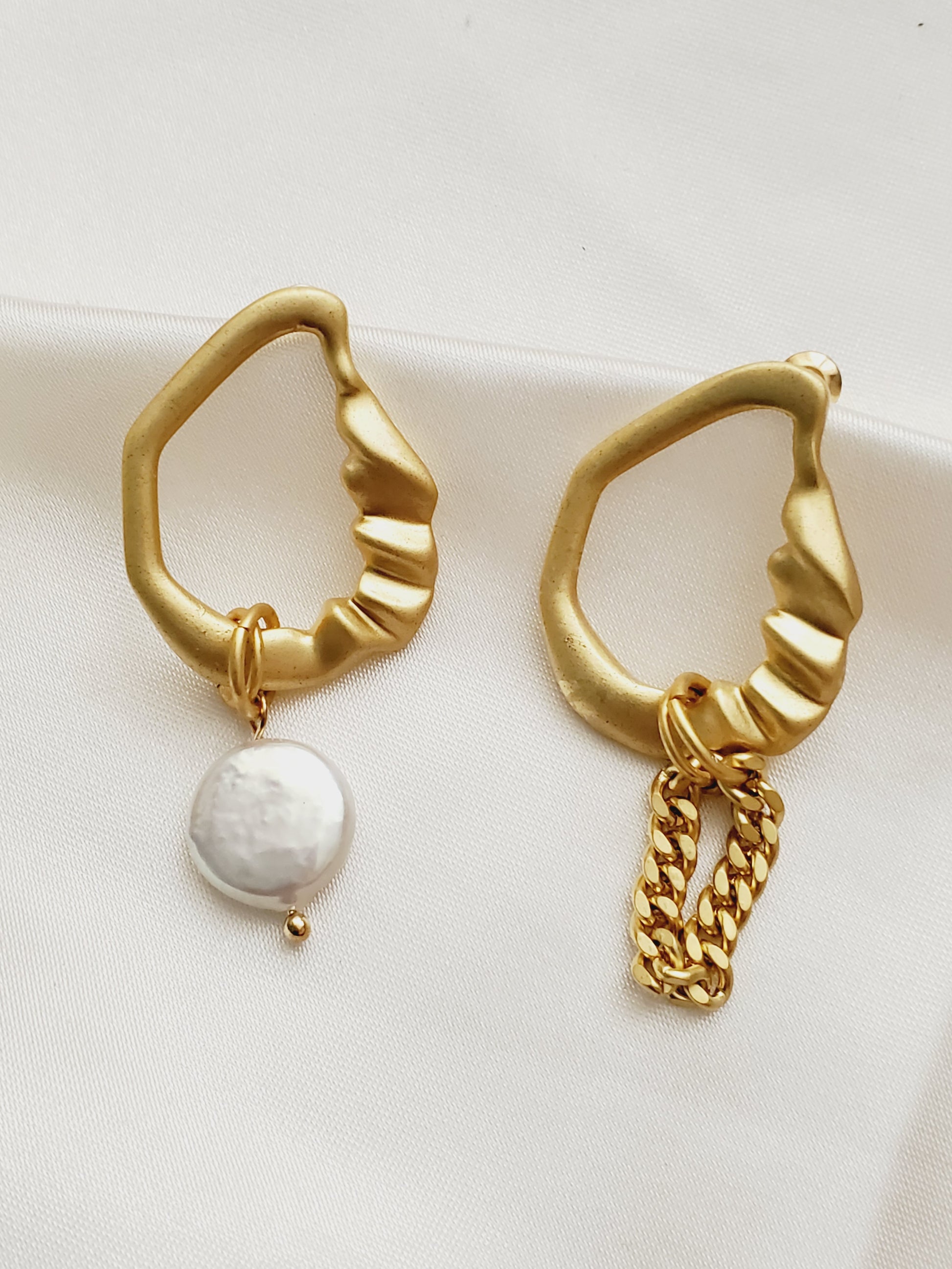 Water resistance jewelry, Hypoallergenic jewelry, does not tarnish jewelry, Gold Plated Necklaces, Vintage Necklace, Minimalist Jewelry, Hello Luxy, Fine Jewelry, Tik Tok Jewelry, Tik Tok Fashion, Best Gift for wife, Wife best gift