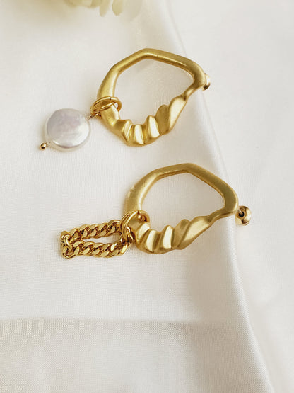 Water resistance jewelry, Hypoallergenic jewelry, does not tarnish jewelry, Gold Plated Necklaces, Vintage Necklace, Minimalist Jewelry, Hello Luxy, Fine Jewelry, Tik Tok Jewelry, Tik Tok Fashion, Best Gift for wife, Wife best gift