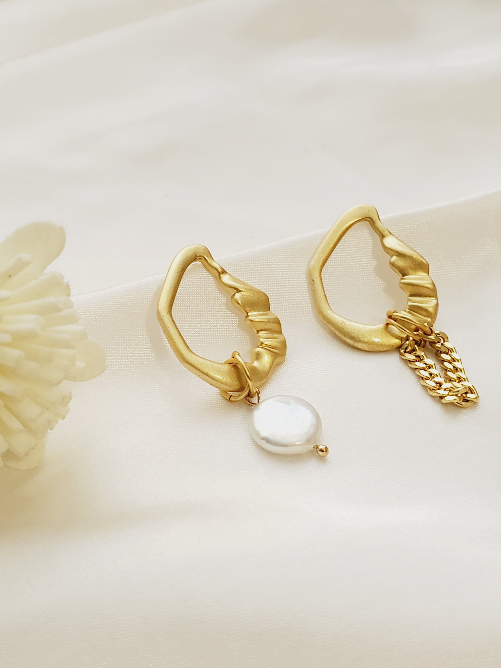 Water resistance jewelry, Hypoallergenic jewelry, does not tarnish jewelry, Gold Plated Necklaces, Vintage Necklace, Minimalist Jewelry, Hello Luxy, Fine Jewelry, Tik Tok Jewelry, Tik Tok Fashion, Best Gift for wife, Wife best gift