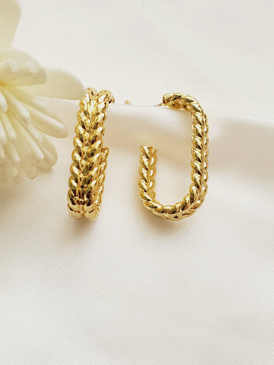 Water resistance jewelry, Hypoallergenic jewelry, does not tarnish jewelry, Gold Plated Necklaces, Vintage Necklace, Minimalist Jewelry, Hello Luxy, Fine Jewelry, Tik Tok Jewelry, Tik Tok Fashion, Best Gift for wife, Wife best gift