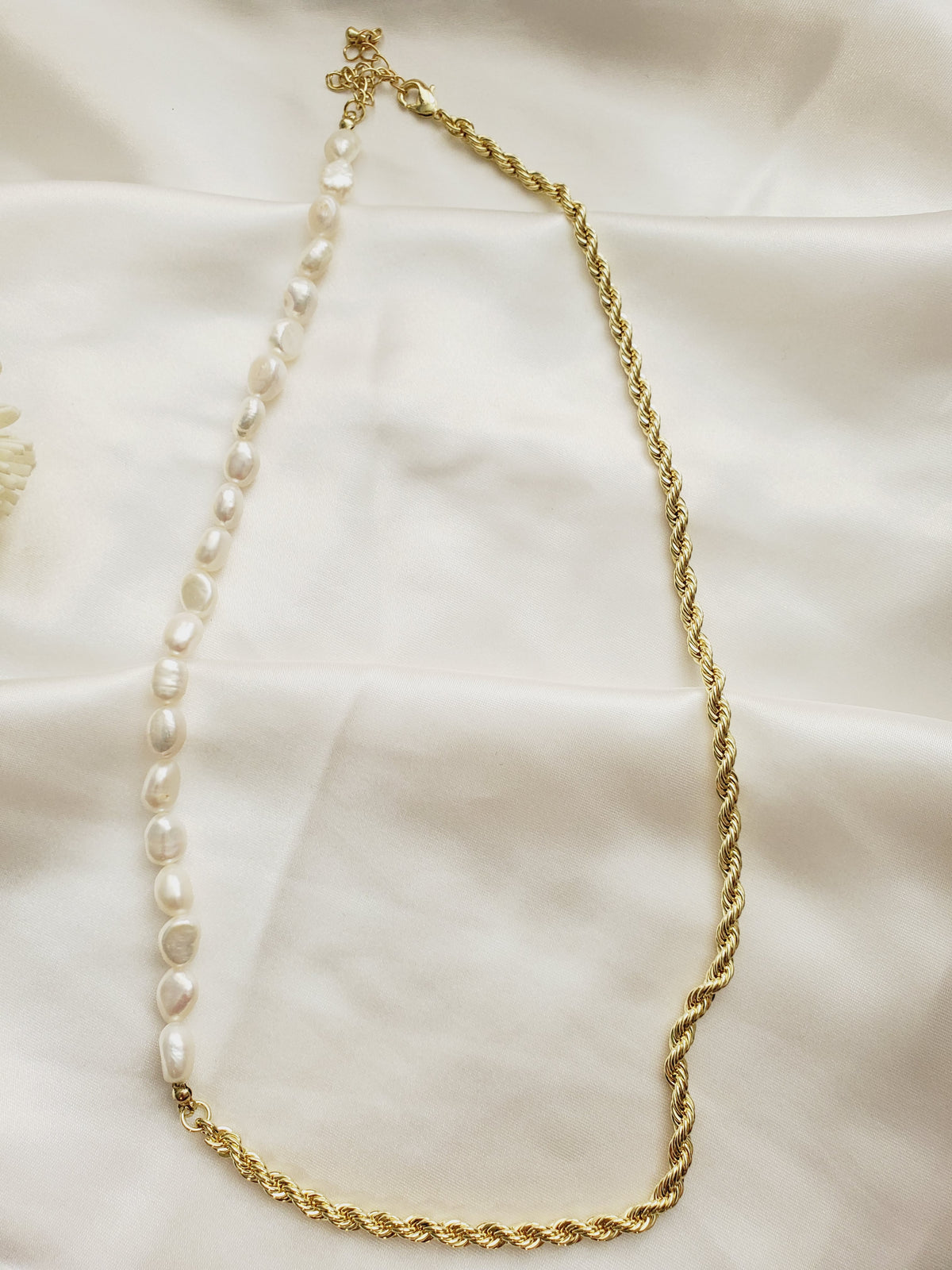 Water resistance jewelry, Hypoallergenic jewelry, does not tarnish jewelry, Gold Plated Necklaces, Vintage Necklace, Minimalist Jewelry, Hello Luxy, Fine Jewelry, Tik Tok Jewelry, Tik Tok Fashion, Best Gift for wife, Wife best gift