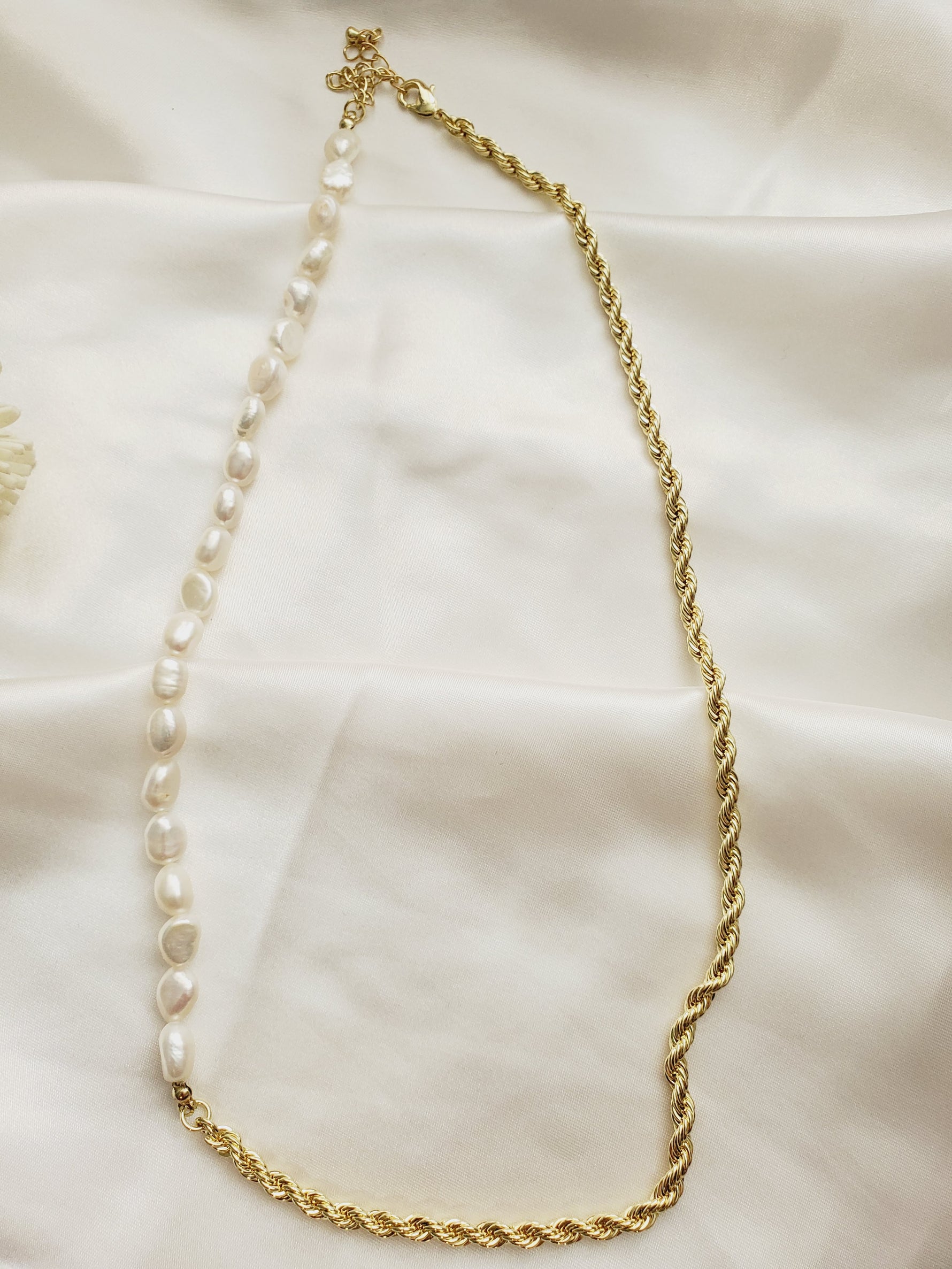 Water resistance jewelry, Hypoallergenic jewelry, does not tarnish jewelry, Gold Plated Necklaces, Vintage Necklace, Minimalist Jewelry, Hello Luxy, Fine Jewelry, Tik Tok Jewelry, Tik Tok Fashion, Best Gift for wife, Wife best gift