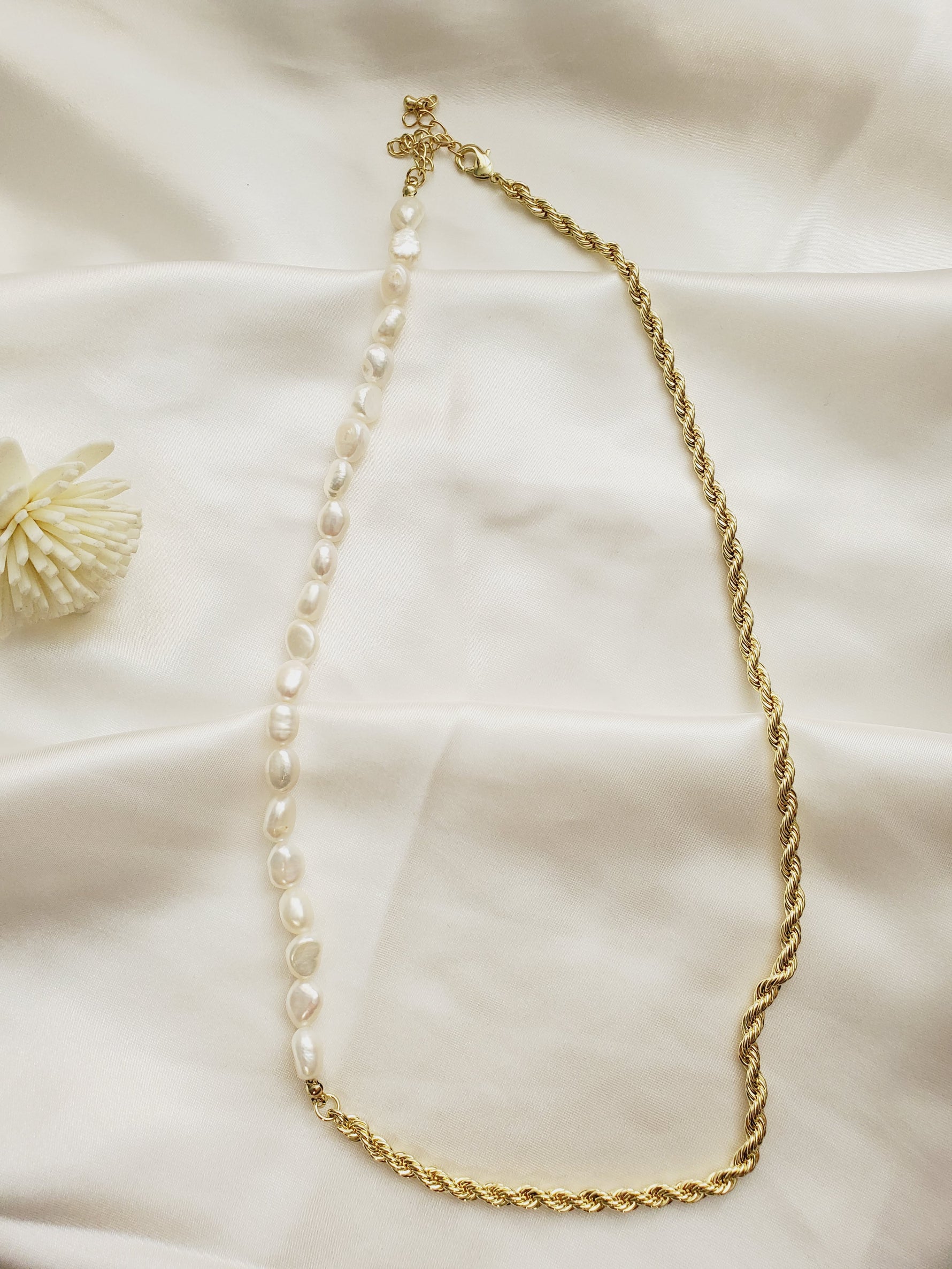 Water resistance jewelry, Hypoallergenic jewelry, does not tarnish jewelry, Gold Plated Necklaces, Vintage Necklace, Minimalist Jewelry, Hello Luxy, Fine Jewelry, Tik Tok Jewelry, Tik Tok Fashion, Best Gift for wife, Wife best gift