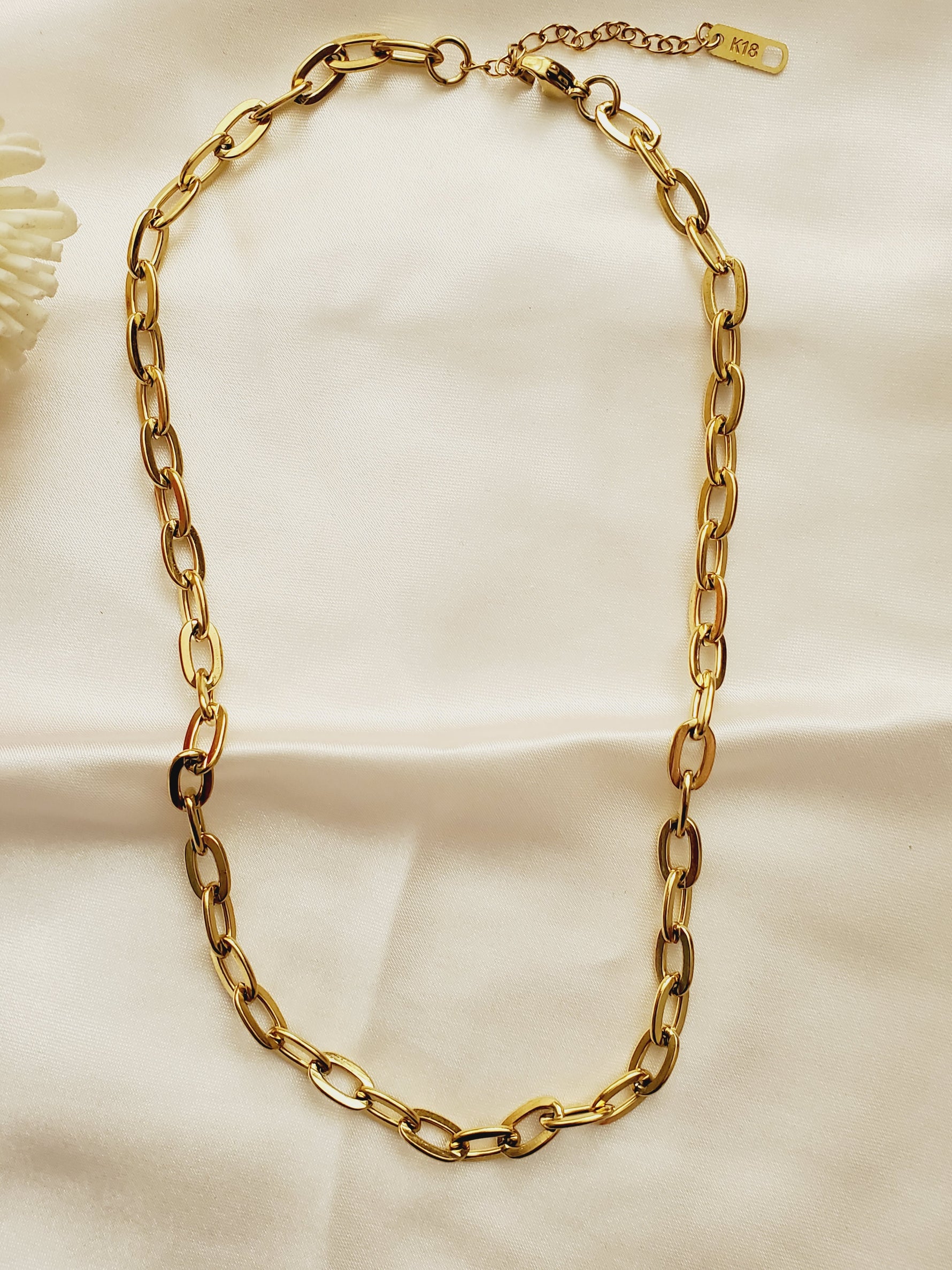 Water resistance jewelry, Hypoallergenic jewelry, does not tarnish jewelry, Gold Plated Necklaces, Vintage Necklace, Minimalist Jewelry, Hello Luxy, Fine Jewelry, Tik Tok Jewelry, Tik Tok Fashion, Best Gift for wife, Wife best gift