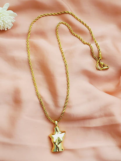Water resistant jewelry, Hypoallergenic jewelry, tarnish free jewelry, Gold Plated Necklaces, Vintage Necklace, Minimalist Jewelry, Ellie Vail Jewelry, Ellie Vail Necklace, Hey Harper Jewelry, waterproof jewelry, cali tiger jewelry, cali tiger necklaces, 1980 jewelry, she is gold jewelry, kylie jenner necklace, Hello Luxy, Fine Jewelry, Tik Tok Jewelry, Tik Tok Fashion, Best Gift for wife, Wife best gift