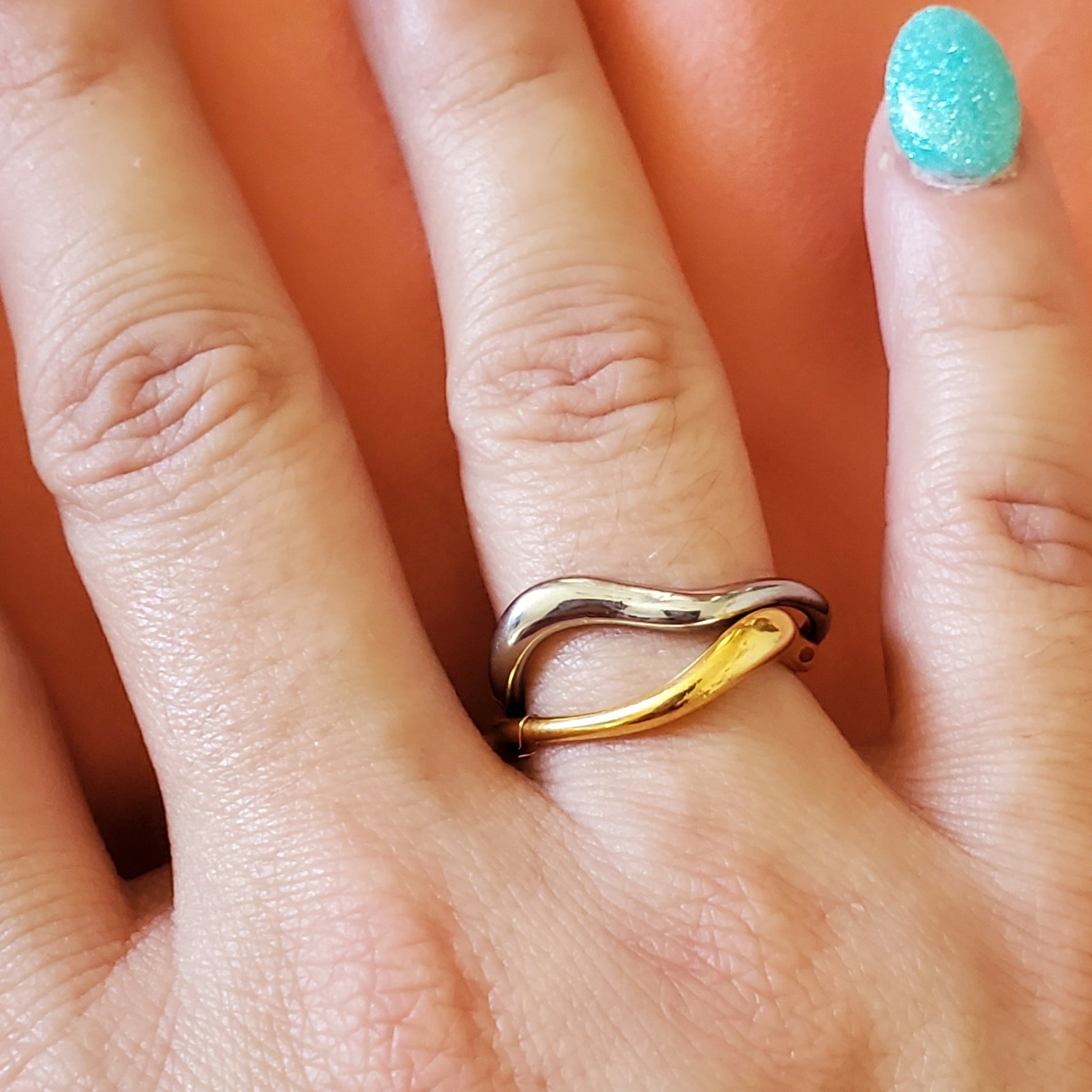 double tone rings, gold and silver rings, hello Luxy jewelry, hey harper jewelry, the views and co jewelry, ellie vail jewelry, 18k gold plated rings, 18k gold plated jewelry, water resistant jewelry, water resistant rings, tarnish free rings, endless love rings, couple rings, sisterhood rings, best friend rings, sisters rings, best friends gift, sister gift, wife gift, promise rings, interlocking ring, classy double tone rings, delicate double tone rings