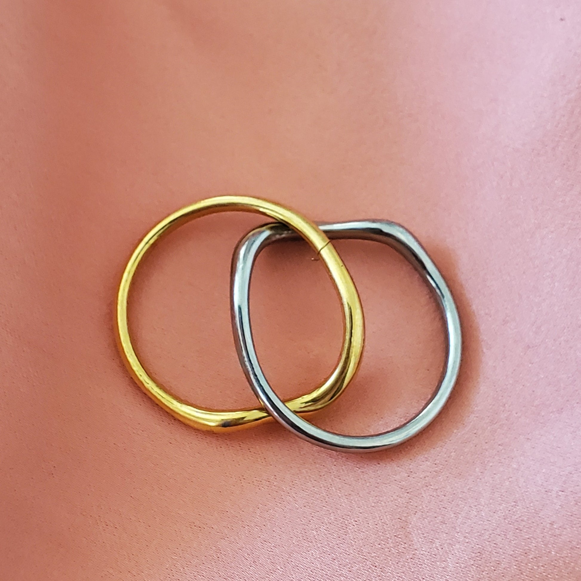 double tone rings, gold and silver rings, hello Luxy jewelry, hey harper jewelry, the views and co jewelry, ellie vail jewelry, 18k gold plated rings, 18k gold plated jewelry, water resistant jewelry, water resistant rings, tarnish free rings, endless love rings, couple rings, sisterhood rings, best friend rings, sisters rings, best friends gift, sister gift, wife gift, promise rings, classy double tone rings, interlocking rings, lightweight silver and gold rings