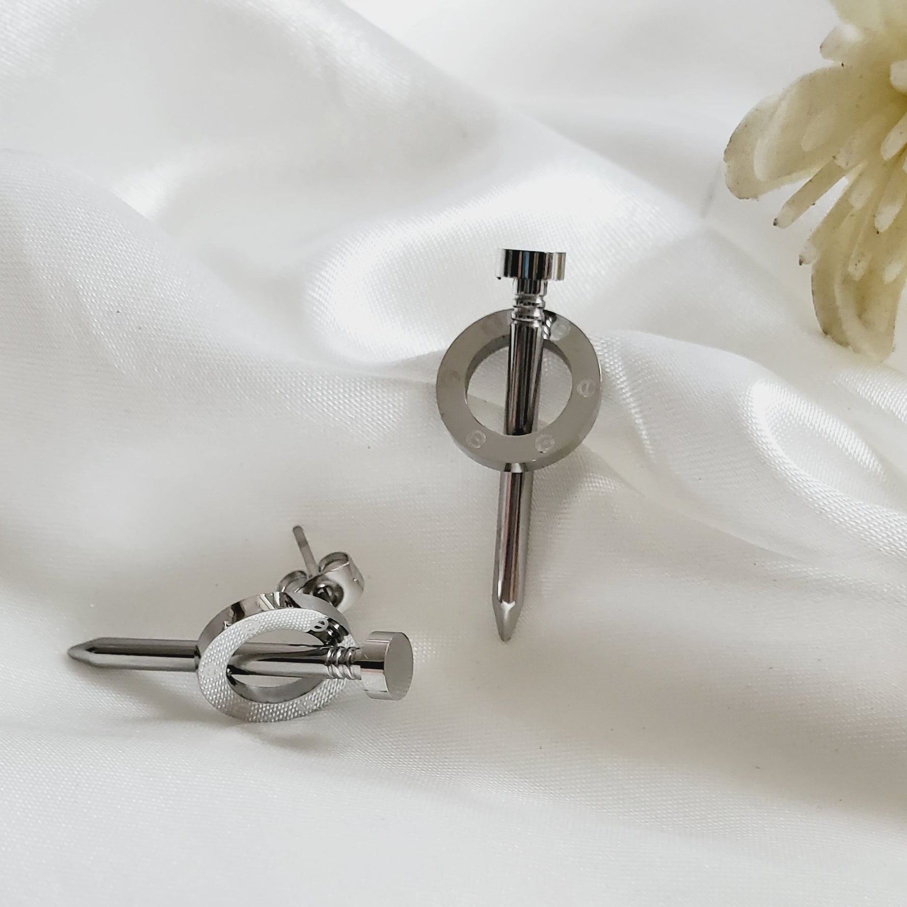 Screws Earrings, Cartier Earrings, Rose Gold Studs, Silver Studs, Gold Studs, Screw Golden Earrings, Screw Silver Earrings, Screw Rose Gold Earrings, Cartier Dupe Earrings, Water Resistant Earrings, Tarnish Free Earrings, Hypoallergenic Earrings, Ellie Vail Jewelry, Hey Harper Jewelry, Samira Jewelry, Hello Luxy Jewelry, Hello Luxy Earrings, 18K Gold Earrings, 18k Gold Plated Earring, 18k Gold Plated Jewelry