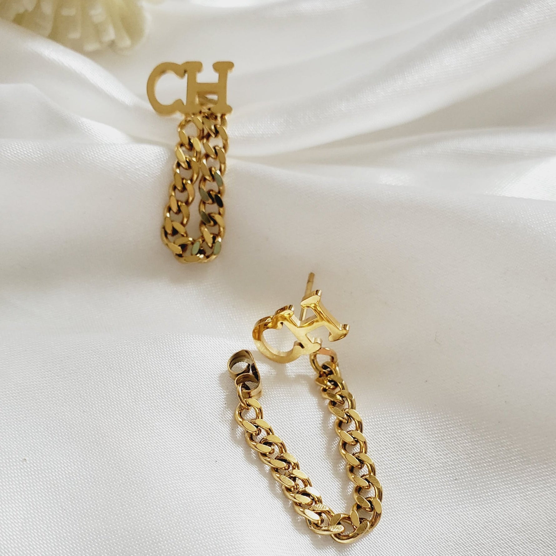 CH Earrings, Carolina Herrera Earrings, Cartier Earrings, Rose Gold Studs, Silver Studs, Gold Studs, Screw Golden Earrings, Screw Silver Earrings, Screw Rose Gold Earrings, Cartier Dupe Earrings, Water Resistant Earrings, Tarnish Free Earrings, Hypoallergenic Earrings, Ellie Vail Jewelry, Hey Harper Jewelry, Samira Jewelry, Hello Luxy Jewelry, Hello Luxy Earrings, 18K Gold Earrings, 18k Gold Plated Earring, 18k Gold Plated Jewelry