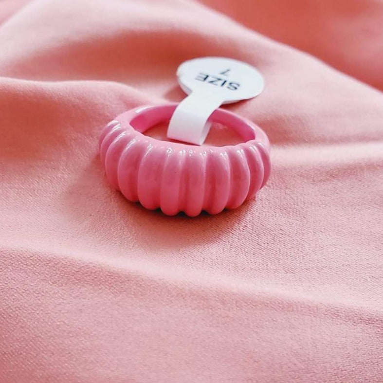 Candy Rings, Colorful Rings, Pride Rings, Summer Rings, Summer Essentials, Rainbow Rings, Color Rings, Happy Face Rings, Cubanas Rings, Croissant Rings, Twisted Rings, Pearls Rings, Smile Face Rings, Happy Face Rings, Gucci Rings, GG Rings