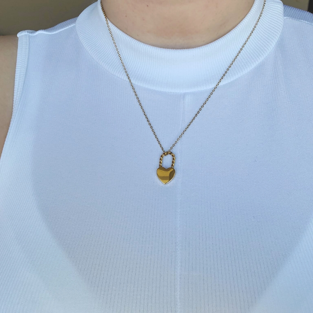 heart necklace, love necklace, valentines necklace, valentines gift, Tiger Necklace, Leo Necklace, 18k Gold Necklace, Gift for her, Gift for mom, Bold jewelry, bold necklace, paperclip necklace, dainty jewelry, vintage jewelry, gold jewelry, goldfilled jewelry, water resistant jewelry, water resistant necklace