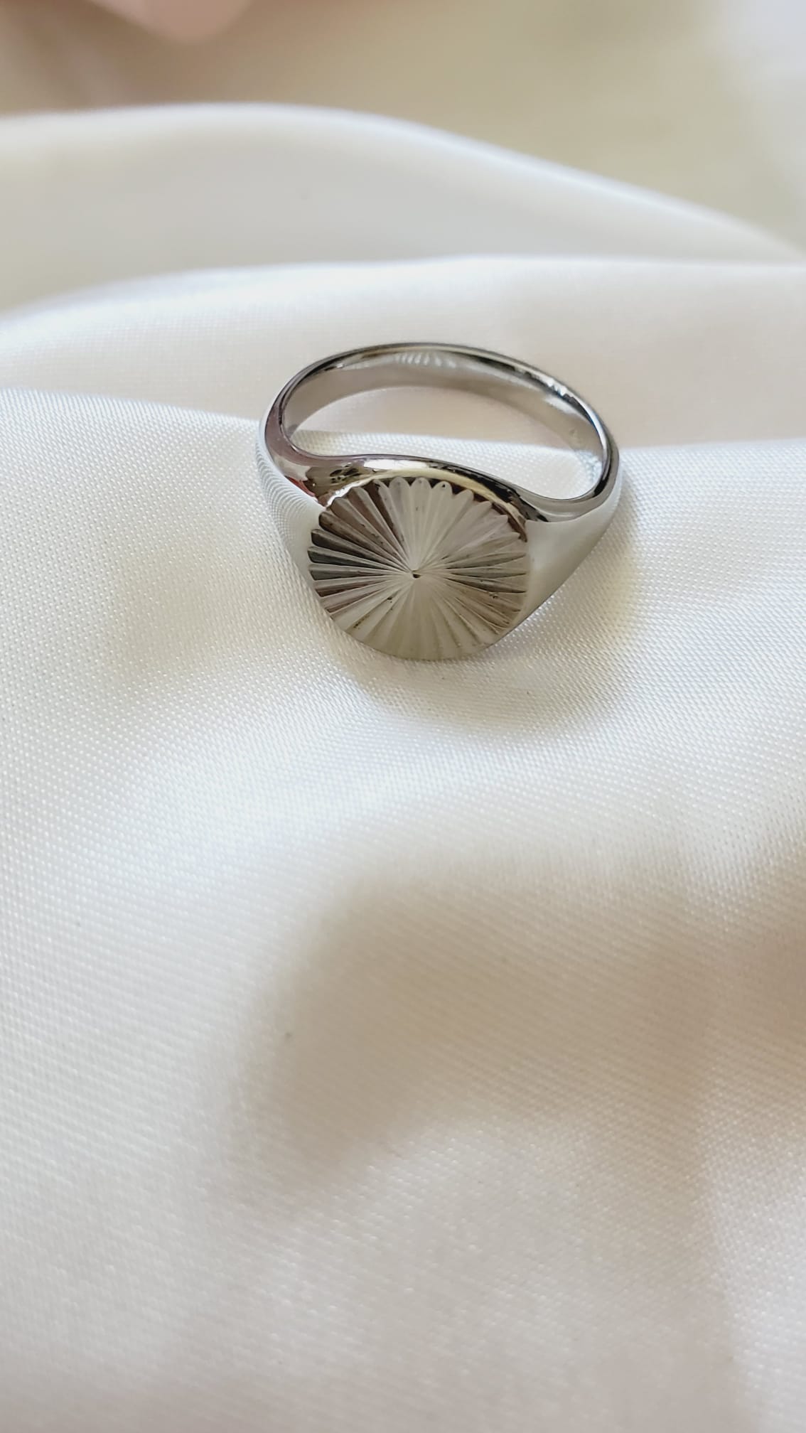 Water resistant jewelry, Hypoallergenic jewelry, tarnish free jewelry, Gold Plated Necklaces, Vintage Necklace, Minimalist Jewelry, Ellie Vail Jewelry, Ellie Vail Necklace, Hey Harper Jewelry, waterproof jewelry, cali tiger jewelry, cali tiger necklaces, 1980 jewelry, she is gold jewelry, kylie jenner necklace, Hello Luxy, Fine Jewelry, Tik Tok Jewelry, Tik Tok Fashion, Best Gift for wife, Wife best gift, dainty circular silver ring