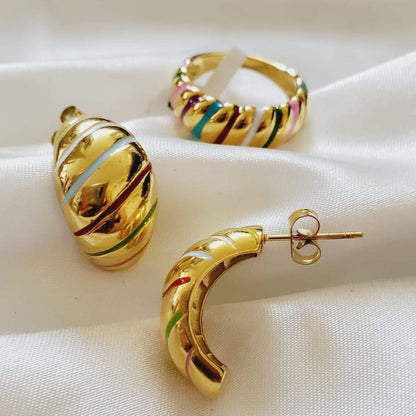 Water resistant jewelry, Hypoallergenic jewelry, tarnish free jewelry, Gold Plated Necklaces, Vintage Necklace, Minimalist Jewelry, Ellie Vail Jewelry, Ellie Vail Necklace, Hey Harper Jewelry, waterproof jewelry, cali tiger jewelry, cali tiger necklaces, 1980 jewelry, she is gold jewelry, kylie jenner necklace, Hello Luxy, Fine Jewelry, Tik Tok Jewelry, Tik Tok Fashion, Best Gift for wife, Wife best gift