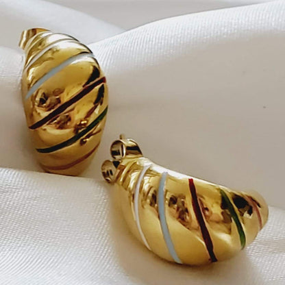 Water resistant jewelry, Hypoallergenic jewelry, tarnish free jewelry, Gold Plated Necklaces, Vintage Necklace, Minimalist Jewelry, Ellie Vail Jewelry, Ellie Vail Necklace, Hey Harper Jewelry, waterproof jewelry, cali tiger jewelry, cali tiger necklaces, 1980 jewelry, she is gold jewelry, kylie jenner necklace, Hello Luxy, Fine Jewelry, Tik Tok Jewelry, Tik Tok Fashion, Best Gift for wife, Wife best gift