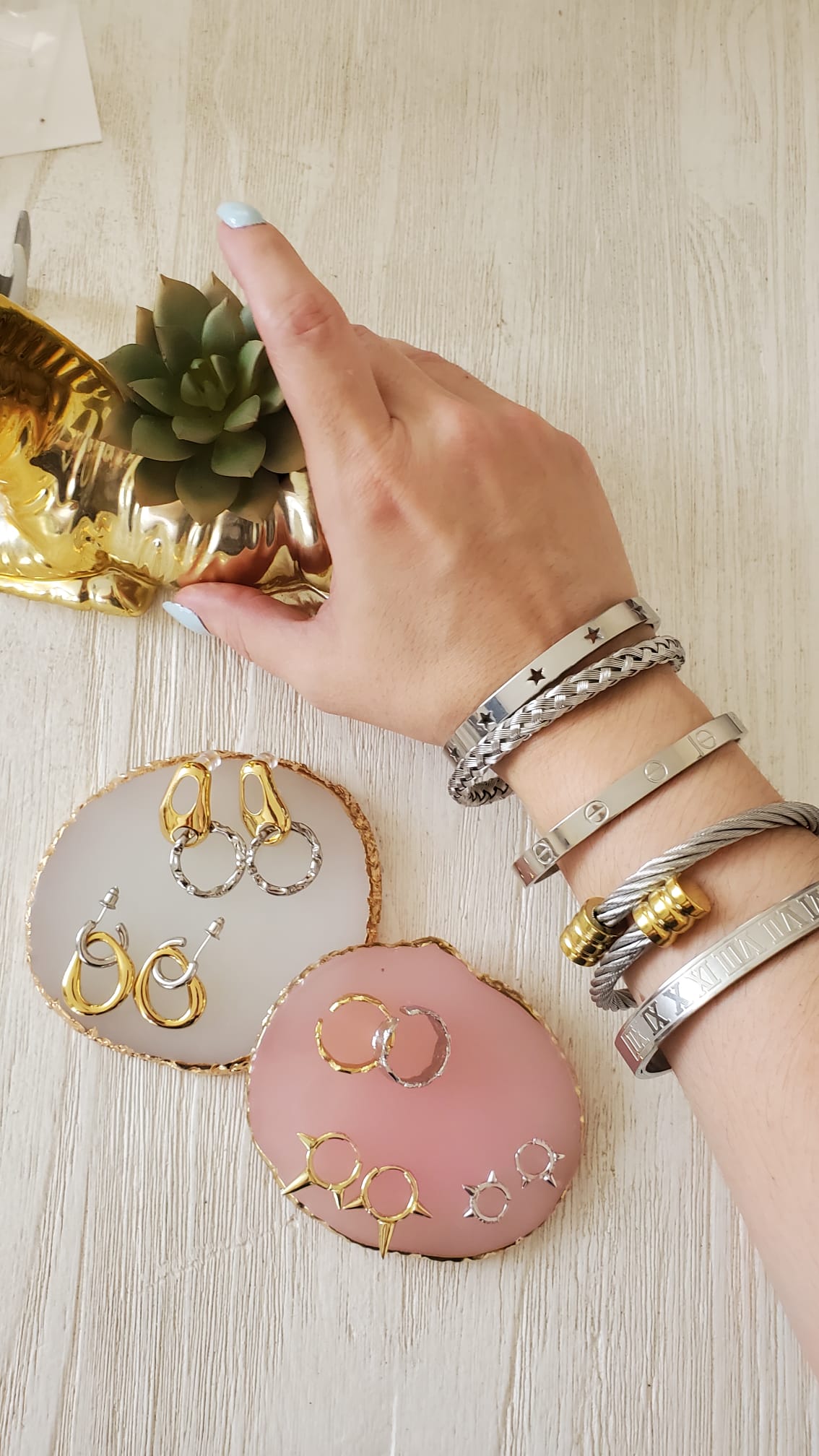 Water resistant jewelry, Hypoallergenic jewelry, tarnish free jewelry, Gold Plated Necklaces, Vintage Necklace, Minimalist Jewelry, Ellie Vail Jewelry, Ellie Vail Necklace, Hey Harper Jewelry, waterproof jewelry, cali tiger jewelry, cali tiger necklaces, 1980 jewelry, she is gold jewelry, kylie jenner necklace, Hello Luxy, Fine Jewelry, Tik Tok Jewelry, Tik Tok Fashion, Best Gift for wife, Wife best gift