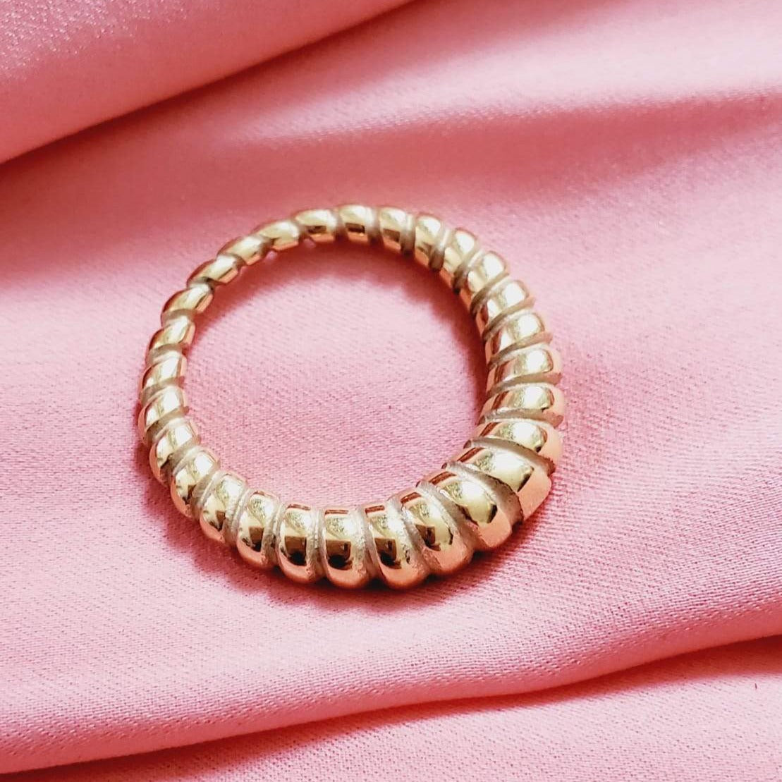 Water resistant jewelry, Hypoallergenic jewelry, tarnish free jewelry, Gold Plated Necklaces, Vintage Necklace, Minimalist Jewelry, Ellie Vail Jewelry, Ellie Vail Necklace, Hey Harper Jewelry, waterproof jewelry, cali tiger jewelry, cali tiger necklaces, 1980 jewelry, she is gold jewelry, kylie jenner necklace, Hello Luxy, Fine Jewelry, Tik Tok Jewelry, Tik Tok Fashion, Best Gift for wife, Wife best gift