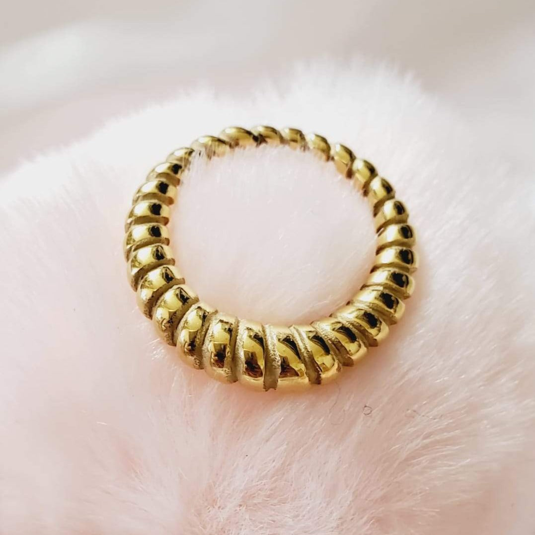 Water resistant jewelry, Hypoallergenic jewelry, tarnish free jewelry, Gold Plated Necklaces, Vintage Necklace, Minimalist Jewelry, Ellie Vail Jewelry, Ellie Vail Necklace, Hey Harper Jewelry, waterproof jewelry, cali tiger jewelry, cali tiger necklaces, 1980 jewelry, she is gold jewelry, kylie jenner necklace, Hello Luxy, Fine Jewelry, Tik Tok Jewelry, Tik Tok Fashion, Best Gift for wife, Wife best gift