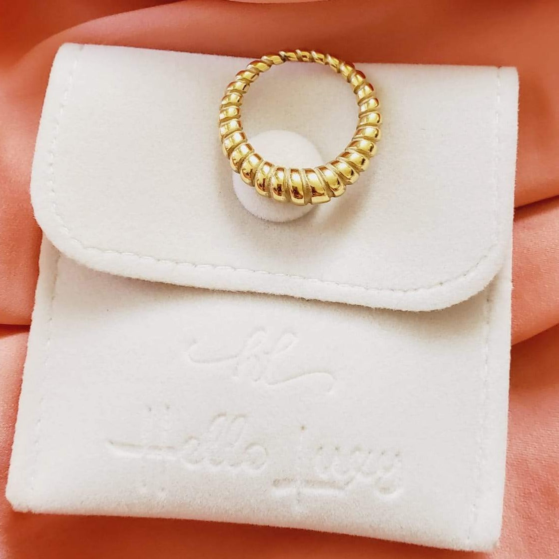 Water resistant jewelry, Hypoallergenic jewelry, tarnish free jewelry, Gold Plated Necklaces, Vintage Necklace, Minimalist Jewelry, Ellie Vail Jewelry, Ellie Vail Necklace, Hey Harper Jewelry, waterproof jewelry, cali tiger jewelry, cali tiger necklaces, 1980 jewelry, she is gold jewelry, kylie jenner necklace, Hello Luxy, Fine Jewelry, Tik Tok Jewelry, Tik Tok Fashion, Best Gift for wife, Wife best gift