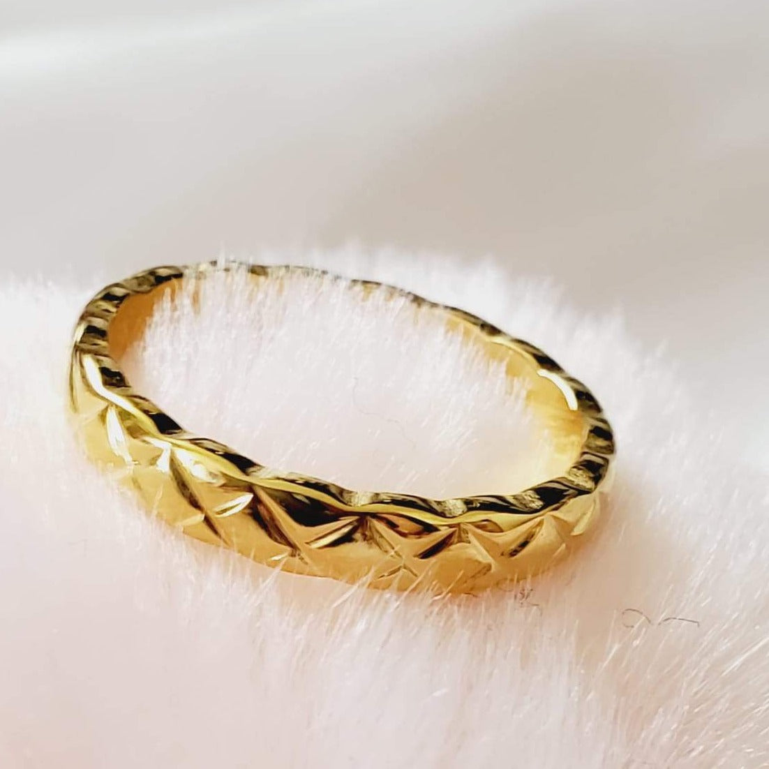 Water resistant jewelry, Hypoallergenic jewelry, tarnish free jewelry, Gold Plated Necklaces, Vintage Necklace, Minimalist Jewelry, Ellie Vail Jewelry, Ellie Vail Necklace, Hey Harper Jewelry, waterproof jewelry, cali tiger jewelry, cali tiger necklaces, 1980 jewelry, she is gold jewelry, kylie jenner necklace, Hello Luxy, Fine Jewelry, Tik Tok Jewelry, Tik Tok Fashion, Best Gift for wife, Wife best gift