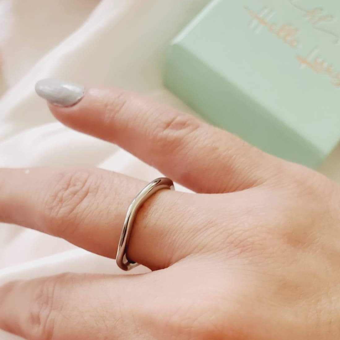 Water resistant jewelry, Hypoallergenic jewelry, tarnish free jewelry, Gold Plated Necklaces, Vintage Necklace, Minimalist Jewelry, Ellie Vail Jewelry, Ellie Vail Necklace, Hey Harper Jewelry, waterproof jewelry, cali tiger jewelry, cali tiger necklaces, 1980 jewelry, she is gold jewelry, kylie jenner necklace, Hello Luxy, Fine Jewelry, Tik Tok Jewelry, Tik Tok Fashion, Best Gift for wife, Wife best gift, stackable gold ring, simple gold ring, lightweight gold ring, classy gold ring