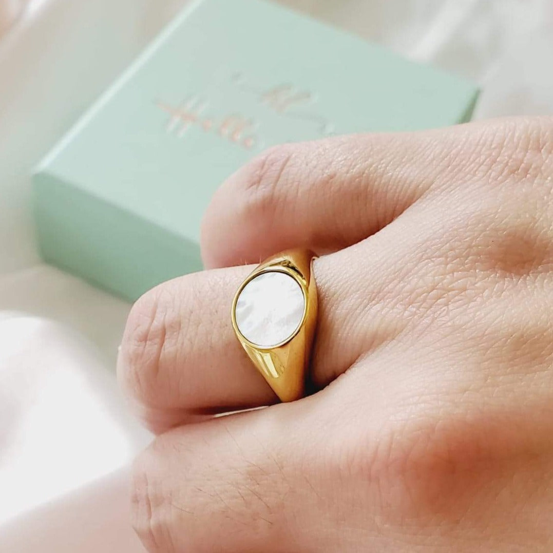 Water Resistant ring, waterproof ring, tarnish free gold ring, 18k gold plated and pearl ring, baroque ring, thick pearl gold ring, Pearl ring, Minimalist ring,Thin ring , Mother Pearl ring,Simple ring, stacking ring, gift for her, Dainty ring, Shiny ring, Classy Pearl Ring, baroque 18 gold ring, pearl bold ring, pearl statement gold ring, pearl chunky ring