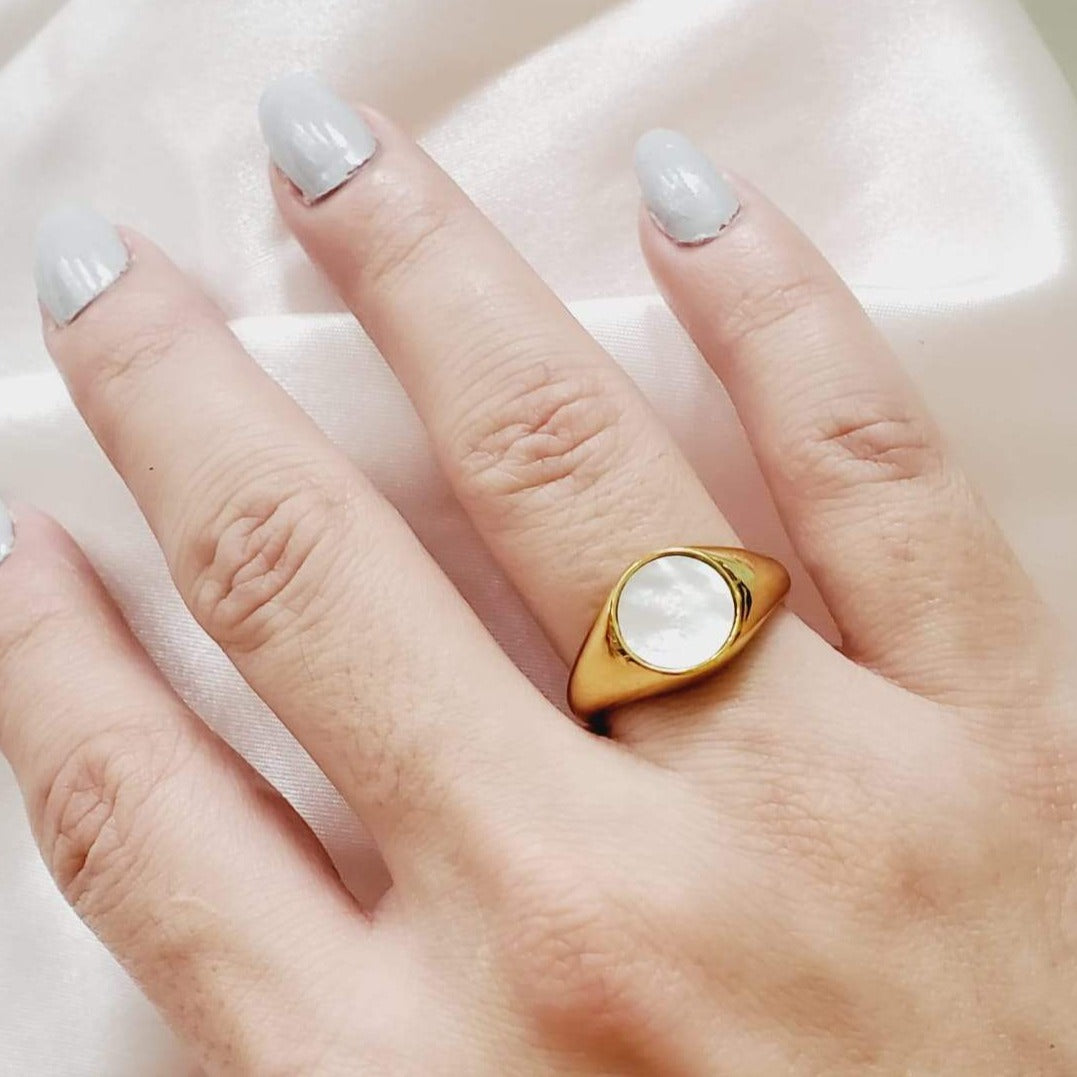 Water Resistant ring, waterproof ring, tarnish free gold ring, 18k gold plated and pearl ring, baroque ring, thick pearl gold ring, Pearl ring, Minimalist ring,Thin ring , Mother Pearl ring,Simple ring, stacking ring, gift for her, Dainty ring, Shiny ring, Classy Pearl Ring, baroque 18 gold ring, pearl bold ring, pearl statement gold ring, pearl chunky ring