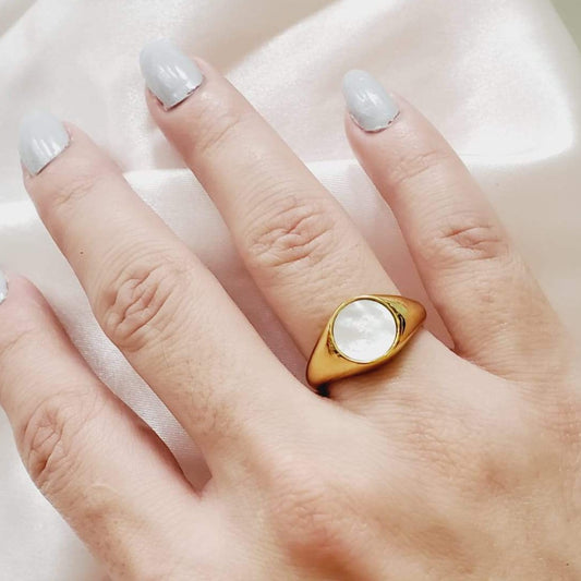 Water Resistant ring, waterproof ring, tarnish free gold ring, 18k gold plated and pearl ring, baroque ring, thick pearl gold ring, Pearl ring, Minimalist ring,Thin ring , Mother Pearl ring,Simple ring, stacking ring, gift for her, Dainty ring, Shiny ring, Classy Pearl Ring, baroque 18 gold ring, pearl bold ring, pearl statement gold ring, pearl chunky ring