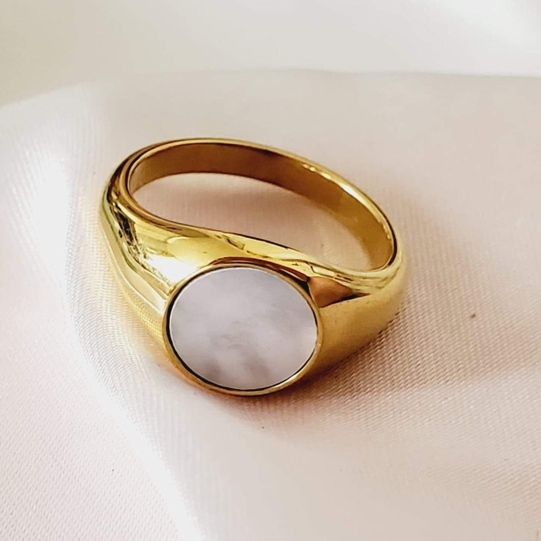 Water Resistant ring, waterproof ring, tarnish free gold ring, 18k gold plated and pearl ring, baroque ring, thick pearl gold ring, Pearl ring, Minimalist ring,Thin ring , Mother Pearl ring,Simple ring, stacking ring, gift for her, Dainty ring, Shiny ring, Classy Pearl Ring, baroque 18 gold ring, pearl bold ring, pearl statement gold ring, pearl chunky ring