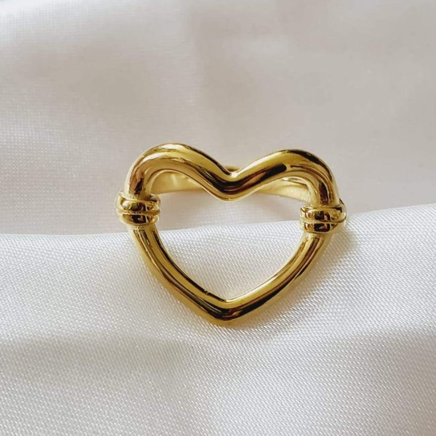 Water resistant jewelry, Hypoallergenic jewelry, tarnish free jewelry, Gold Plated Necklaces, Vintage Necklace, Minimalist Jewelry, Ellie Vail Jewelry, Ellie Vail Necklace, Hey Harper Jewelry, waterproof jewelry, cali tiger jewelry, cali tiger necklaces, 1980 jewelry, she is gold jewelry, kylie jenner necklace, Hello Luxy, Fine Jewelry, Tik Tok Jewelry, Tik Tok Fashion, Best Gift for wife, Wife best gift