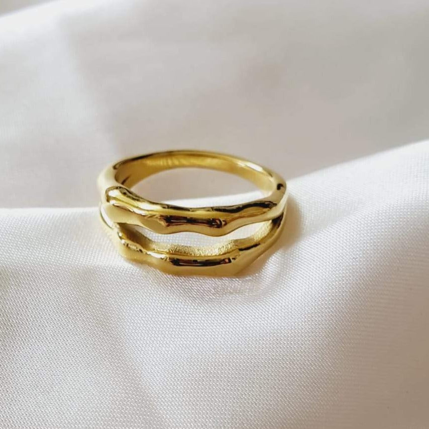 Water resistant jewelry, Hypoallergenic jewelry, tarnish free jewelry, Gold Plated Necklaces, Vintage Necklace, Minimalist Jewelry, Ellie Vail Jewelry, Ellie Vail Necklace, Hey Harper Jewelry, waterproof jewelry, cali tiger jewelry, cali tiger necklaces, 1980 jewelry, she is gold jewelry, kylie jenner necklace, Hello Luxy, Fine Jewelry, Tik Tok Jewelry, Tik Tok Fashion, Best Gift for wife, Wife best gift