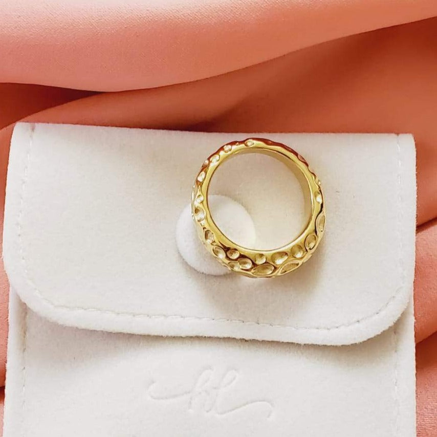 Water resistant jewelry, Hypoallergenic jewelry, tarnish free jewelry, Gold Plated Necklaces, Vintage Necklace, Minimalist Jewelry, Ellie Vail Jewelry, Ellie Vail Necklace, Hey Harper Jewelry, waterproof jewelry, cali tiger jewelry, cali tiger necklaces, 1980 jewelry, she is gold jewelry, kylie jenner necklace, Hello Luxy, Fine Jewelry, Tik Tok Jewelry, Tik Tok Fashion, Best Gift for wife, Wife best gift