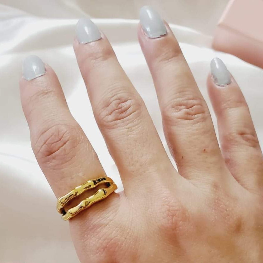 Water resistant jewelry, Hypoallergenic jewelry, tarnish free jewelry, Gold Plated Necklaces, Vintage Necklace, Minimalist Jewelry, Ellie Vail Jewelry, Ellie Vail Necklace, Hey Harper Jewelry, waterproof jewelry, cali tiger jewelry, cali tiger necklaces, 1980 jewelry, she is gold jewelry, kylie jenner necklace, Hello Luxy, Fine Jewelry, Tik Tok Jewelry, Tik Tok Fashion, Best Gift for wife, Wife best gift