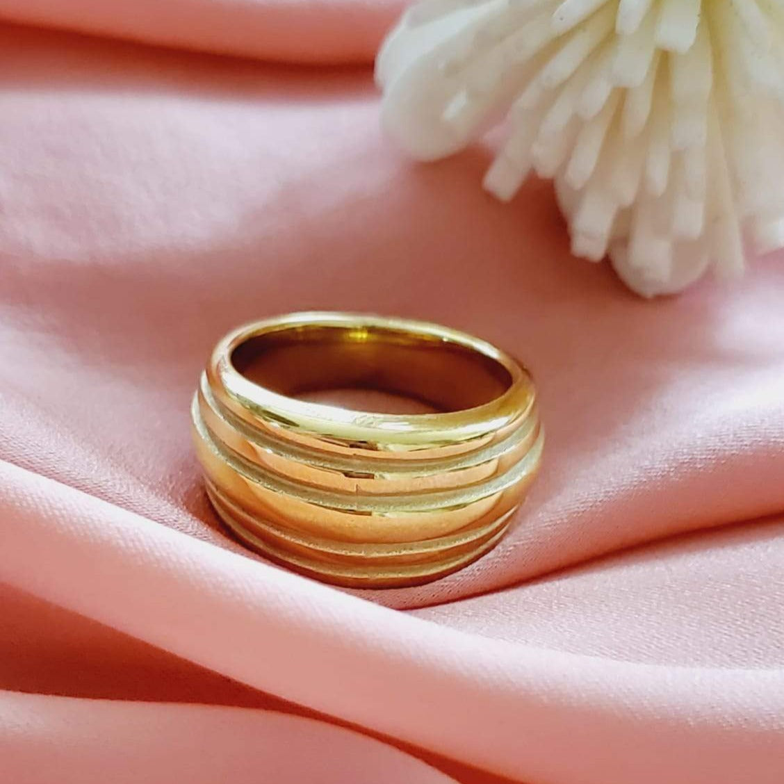 Water resistant jewelry, Hypoallergenic jewelry, tarnish free jewelry, Gold Plated Necklaces, Vintage Necklace, Minimalist Jewelry, Ellie Vail Jewelry, Ellie Vail Necklace, Hey Harper Jewelry, waterproof jewelry, cali tiger jewelry, cali tiger necklaces, 1980 jewelry, she is gold jewelry, kylie jenner necklace, Hello Luxy, Fine Jewelry, Tik Tok Jewelry, Tik Tok Fashion, Best Gift for wife, Wife best gift